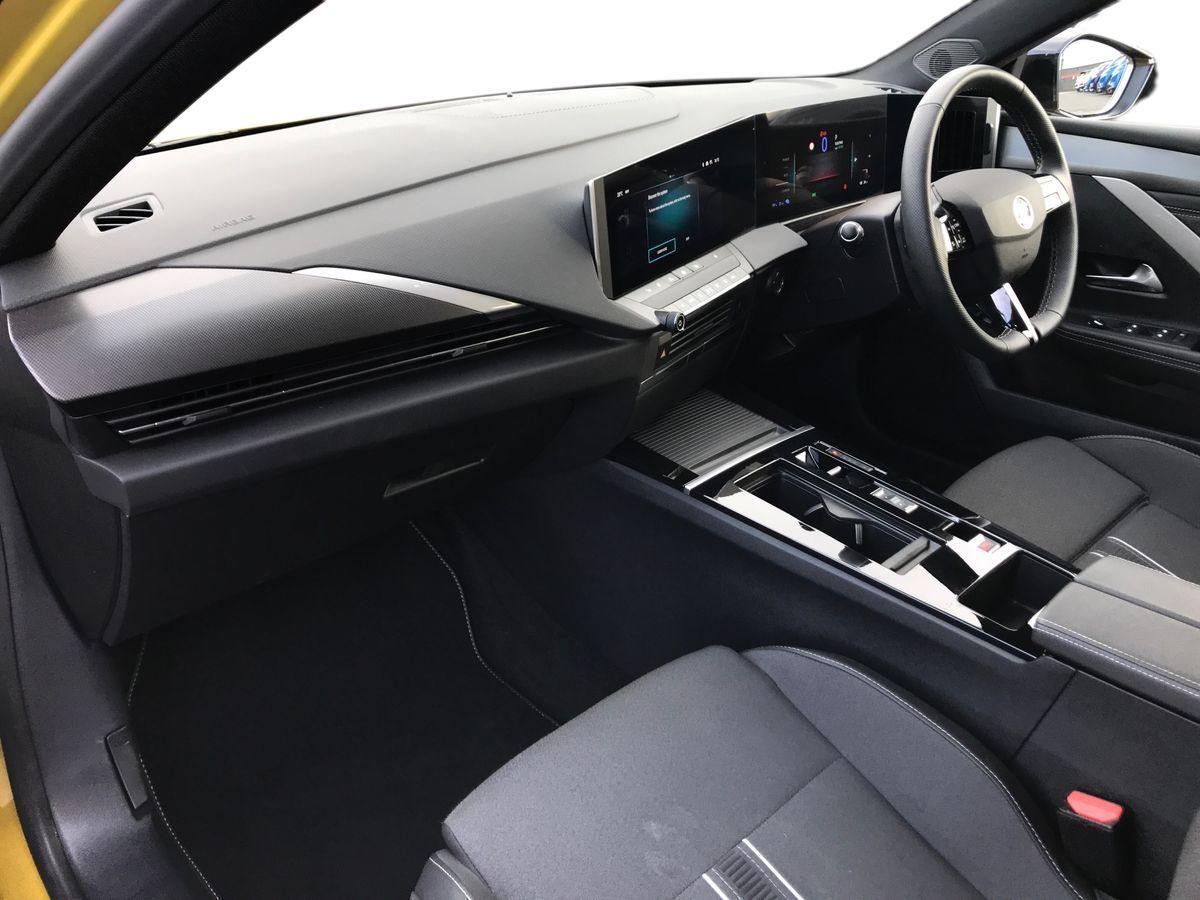 Vauxhall Astra view 5