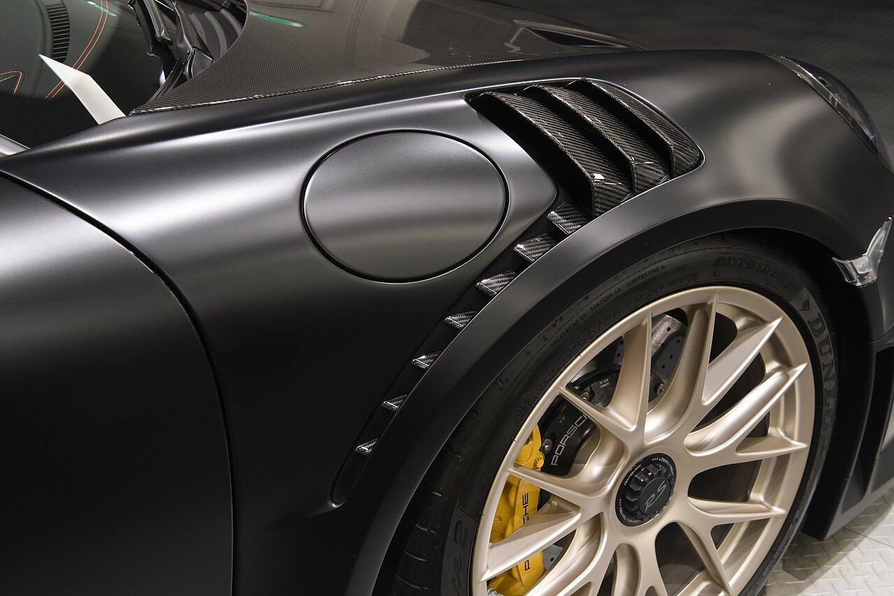 Porsche 911 view 41