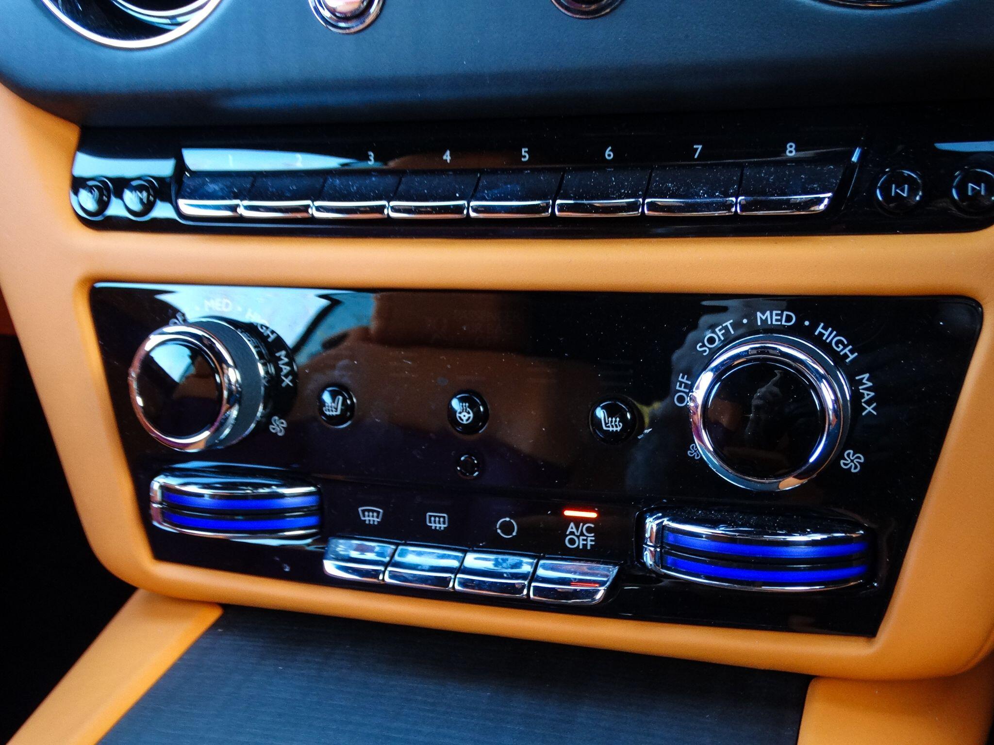 Rolls-Royce Spectre view 35