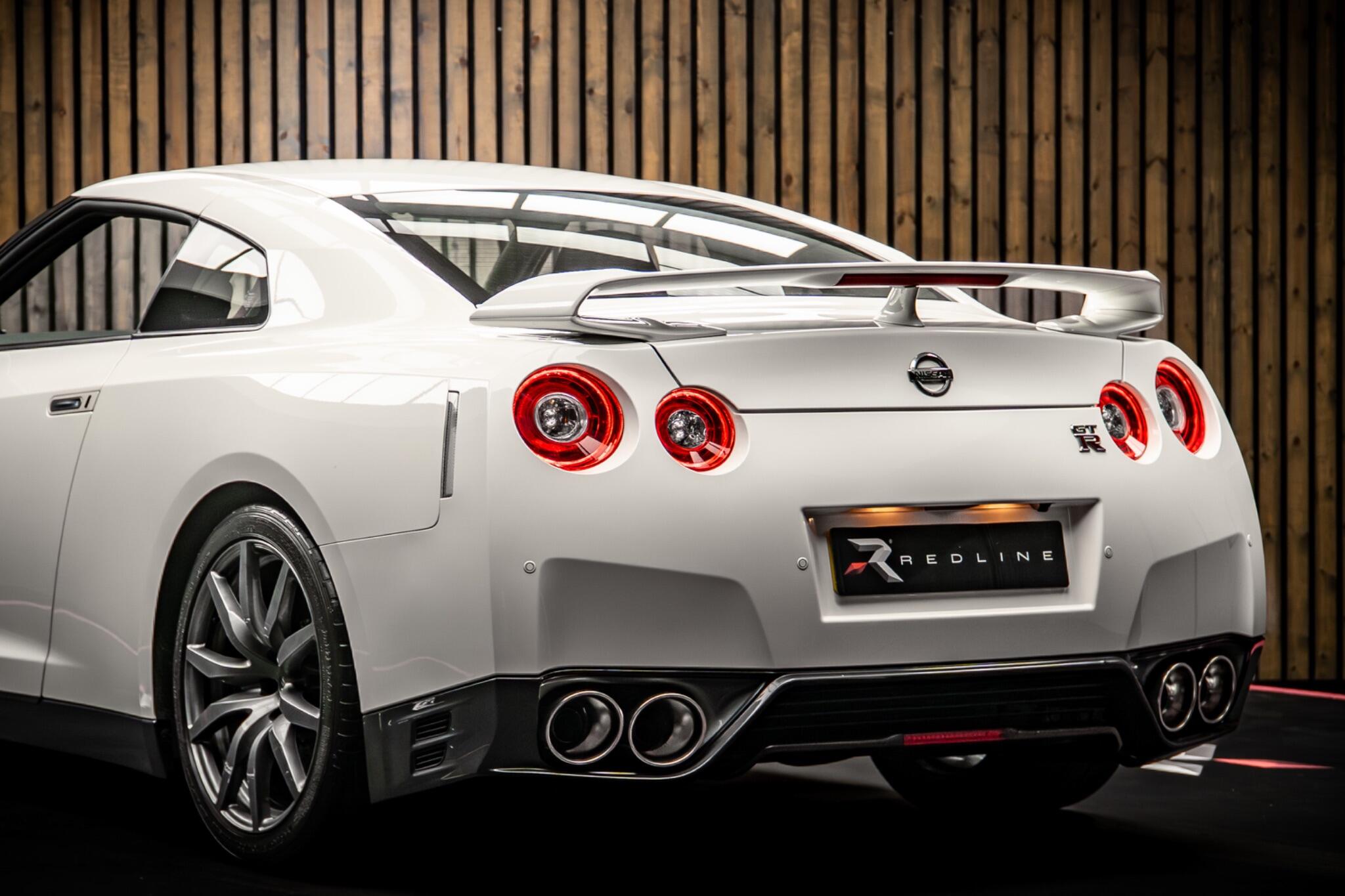 Nissan GT-R view 20