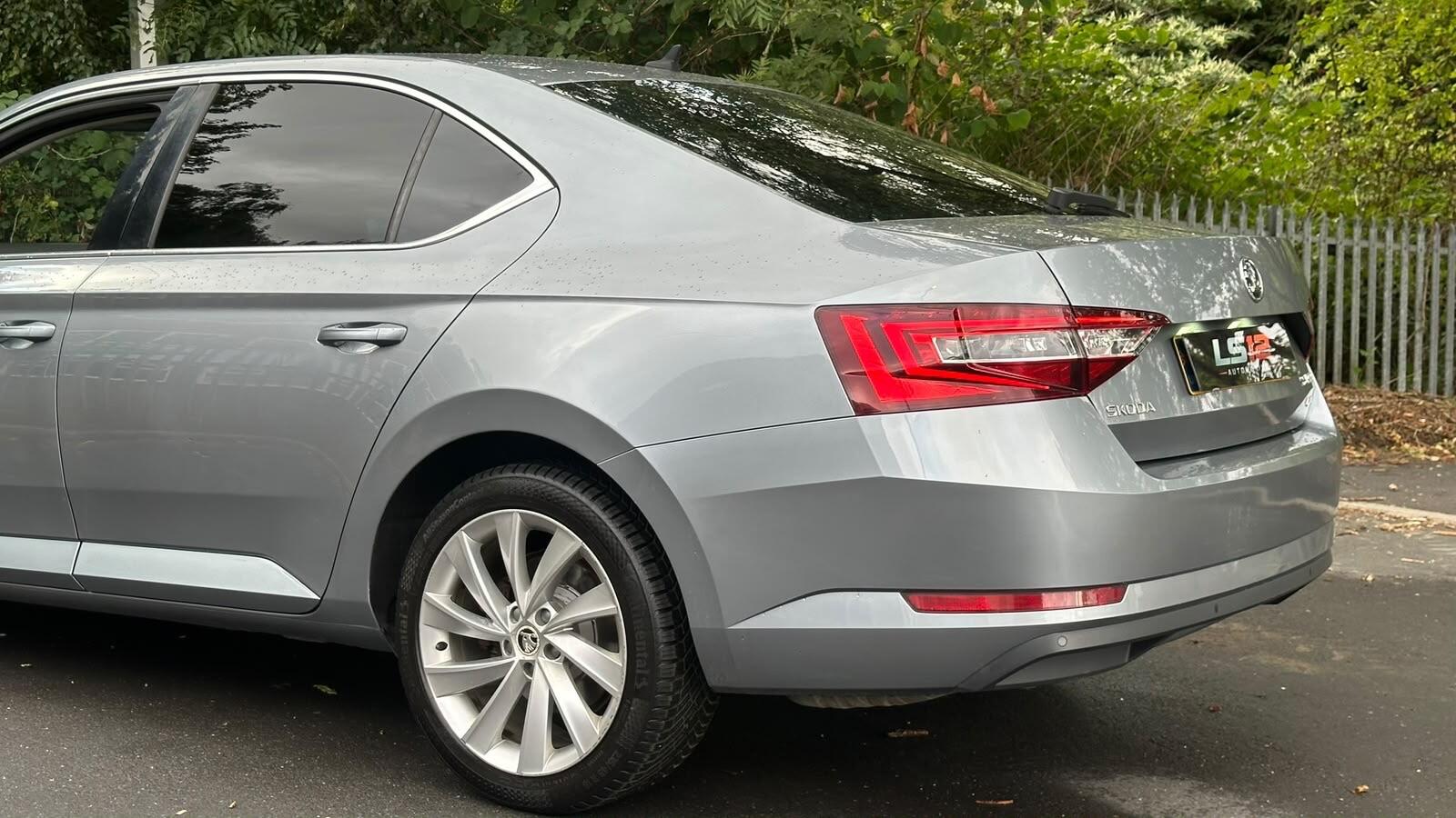 Skoda Superb view 6