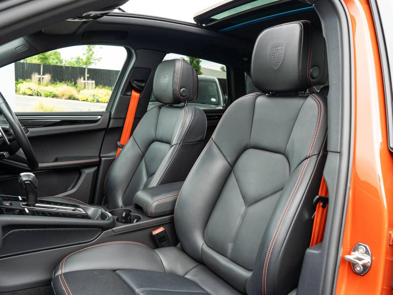 Porsche Macan view 35