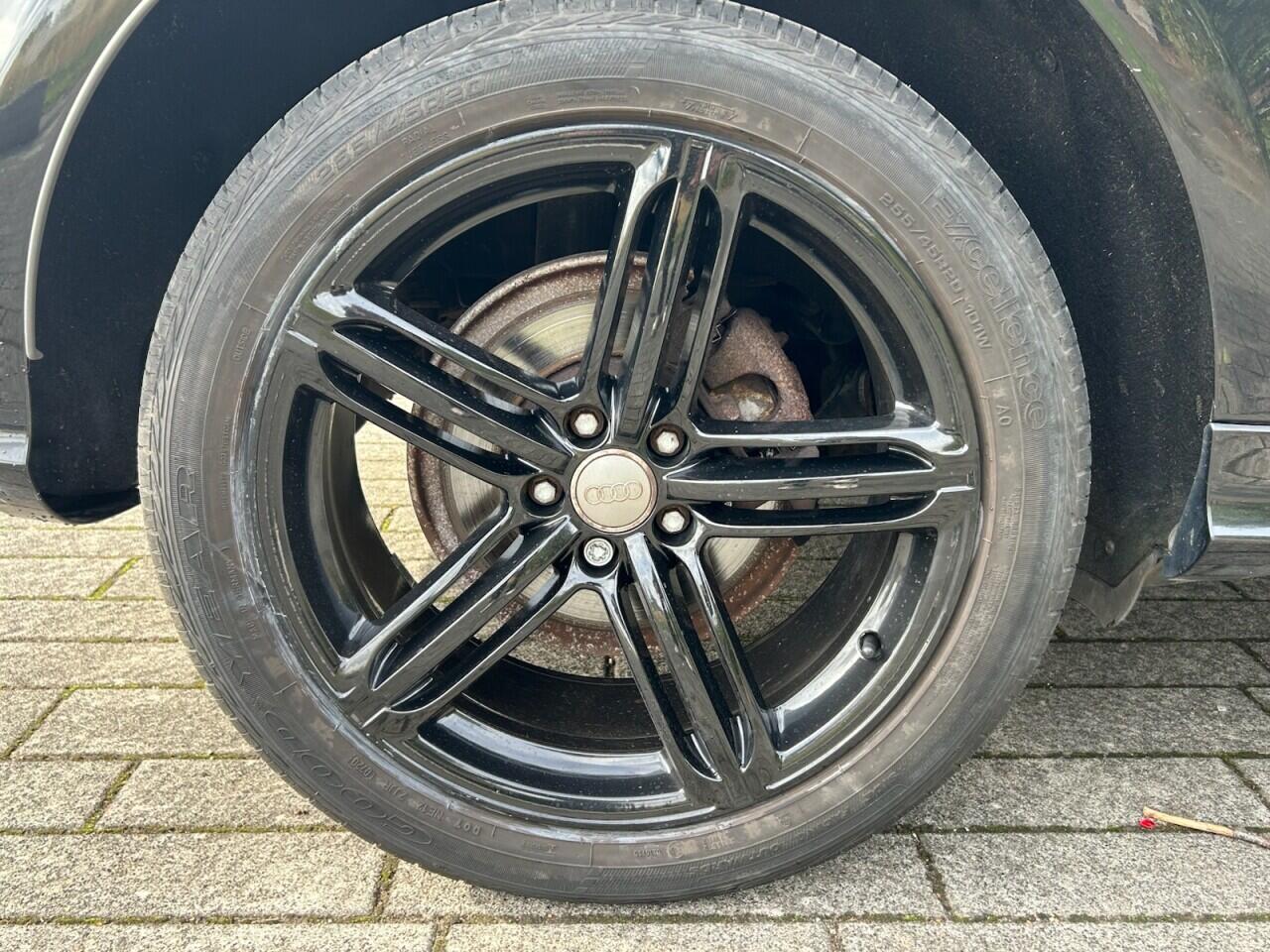Audi Q5 view 37