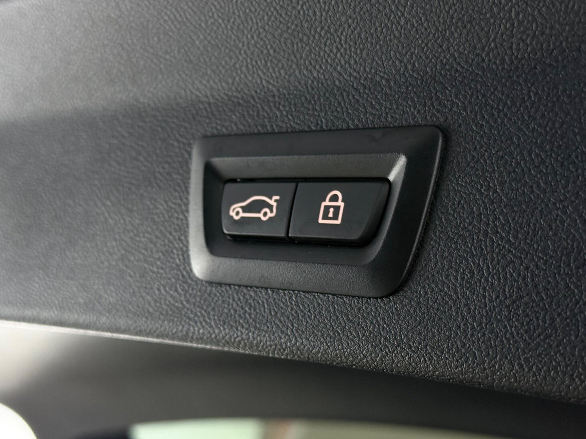 BMW X3 view 11