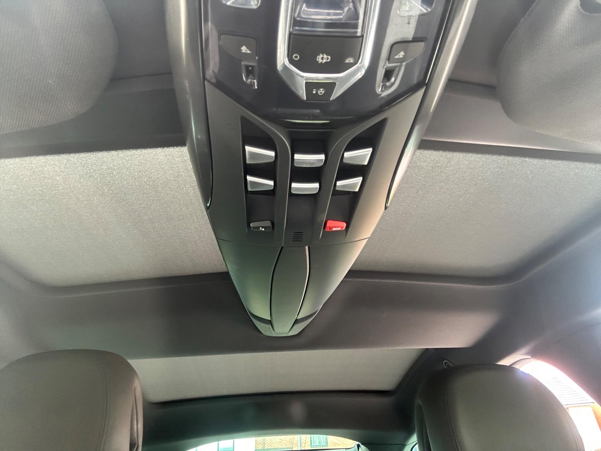 DS Automobiles DS 5 view 25