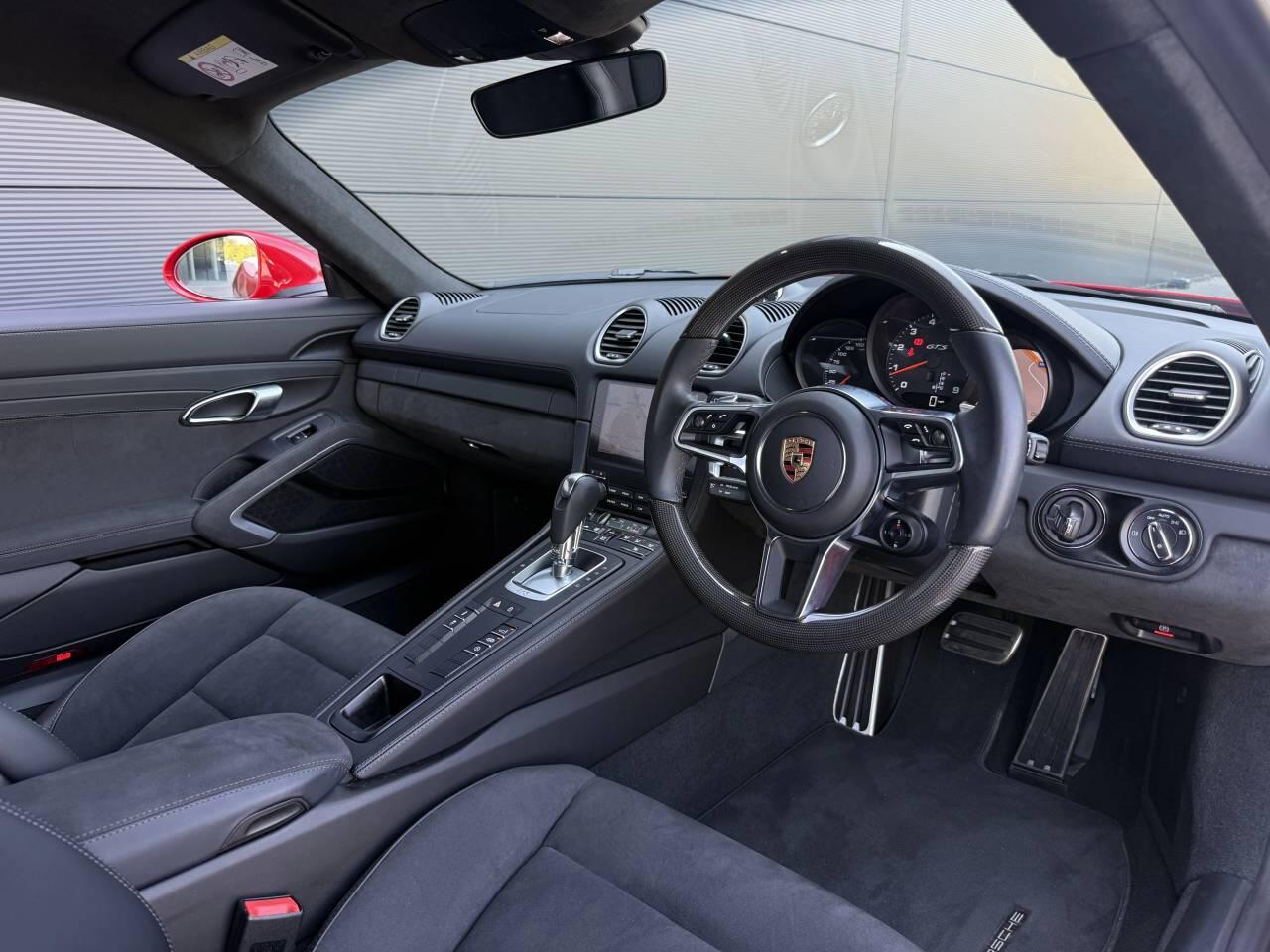 Porsche Cayman view 8