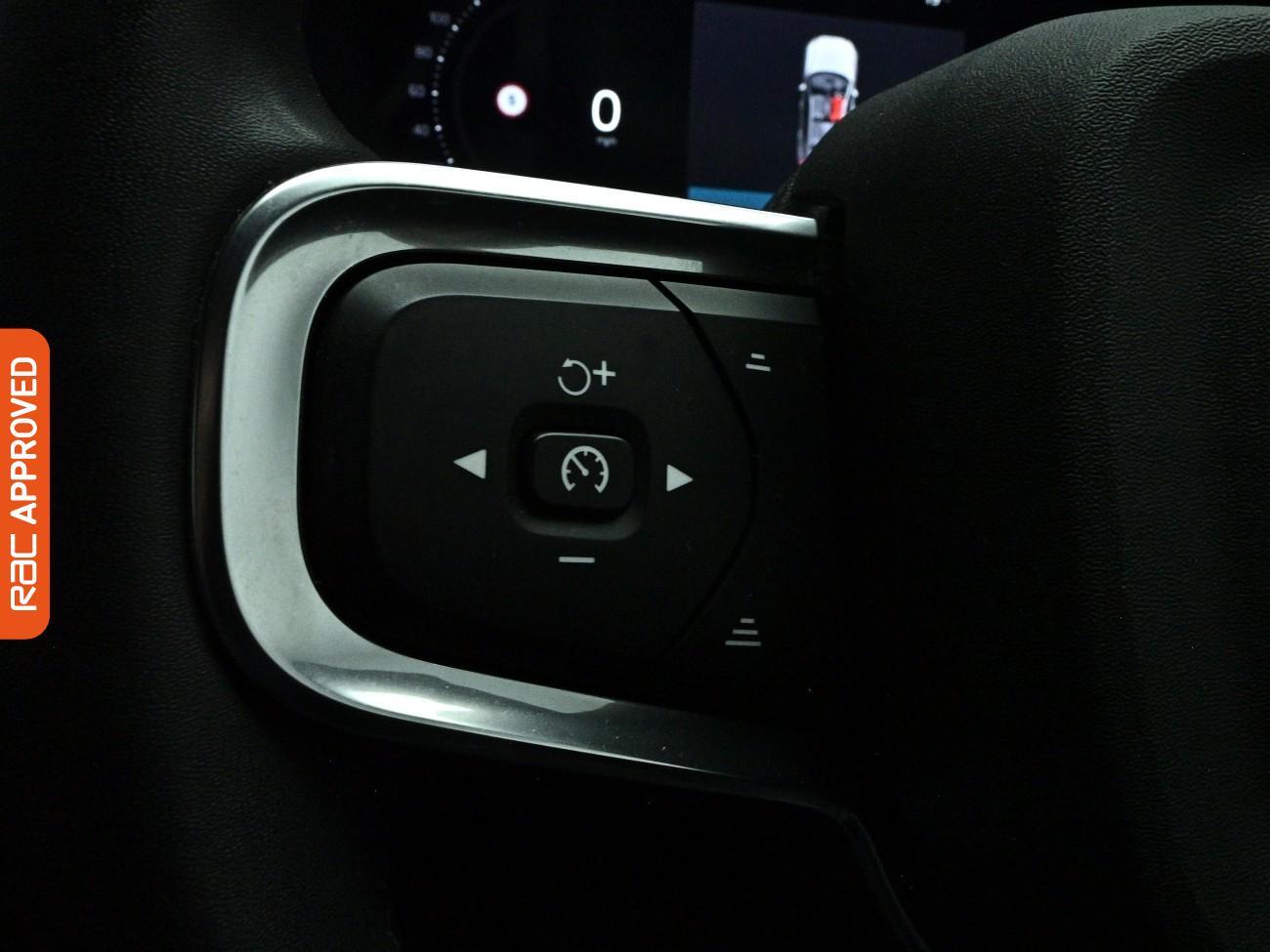 Volvo XC40 view 24