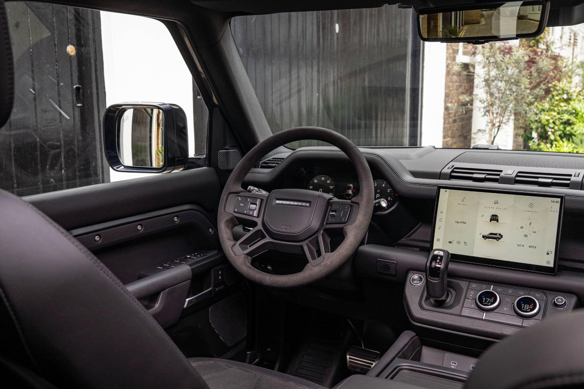 Land Rover Defender view 23