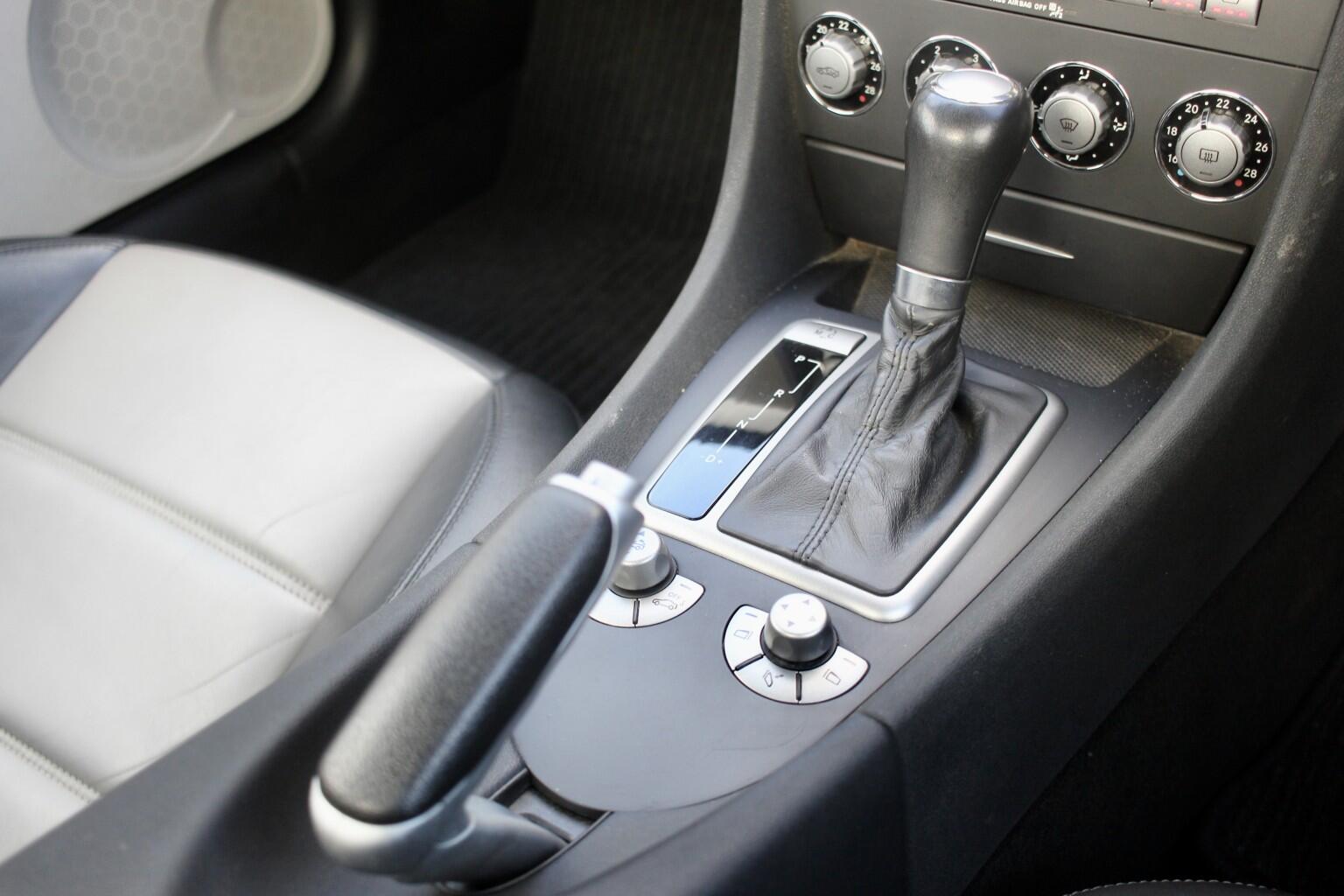 Mercedes-Benz SLK view 11