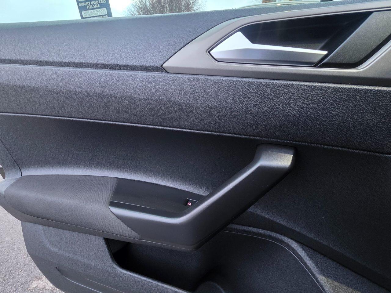 Volkswagen Polo view 24