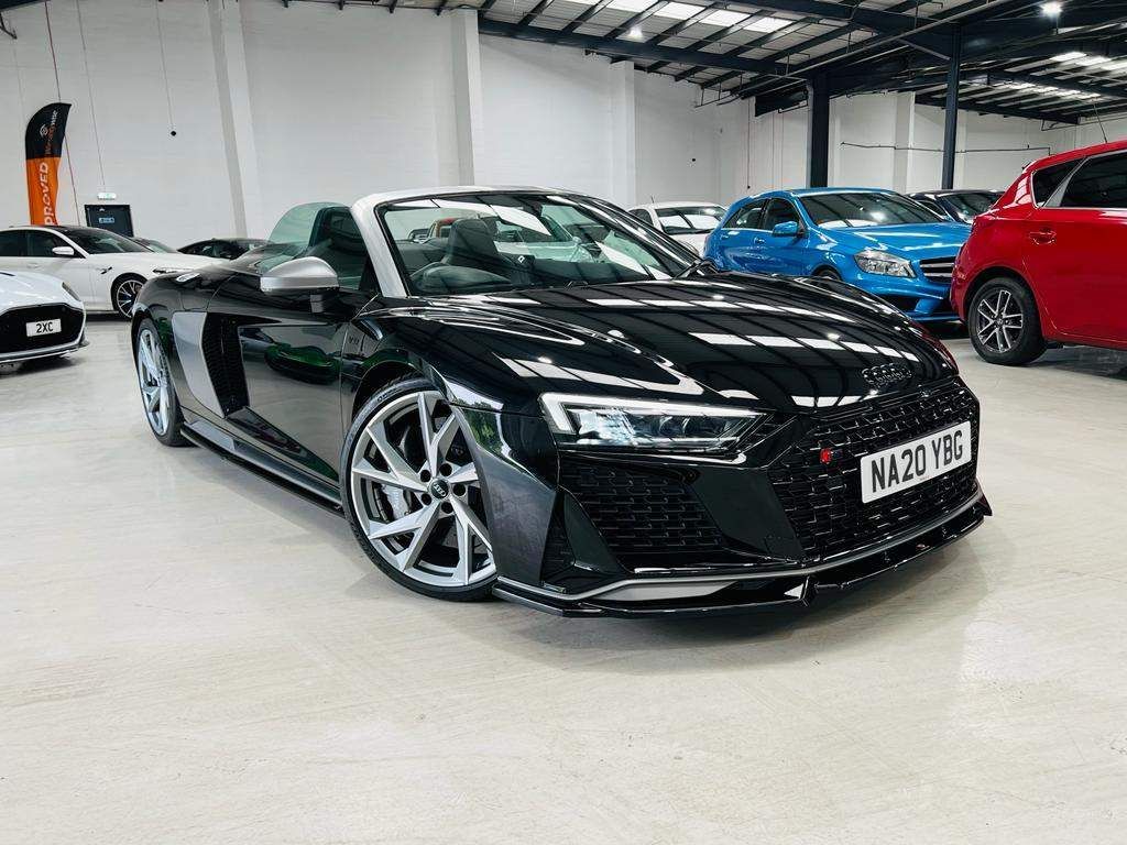 Audi R8 view 6
