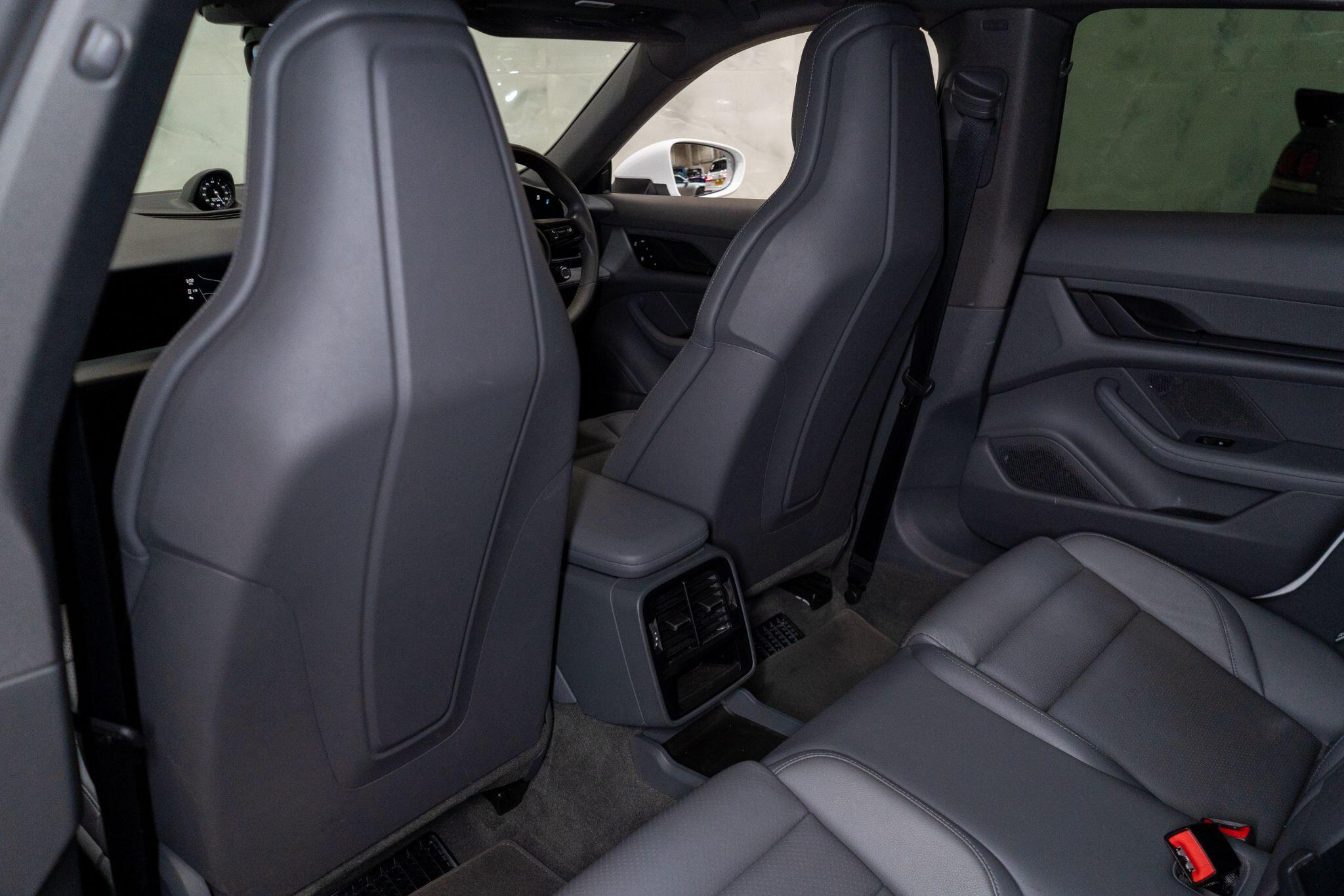 Porsche Taycan view 15