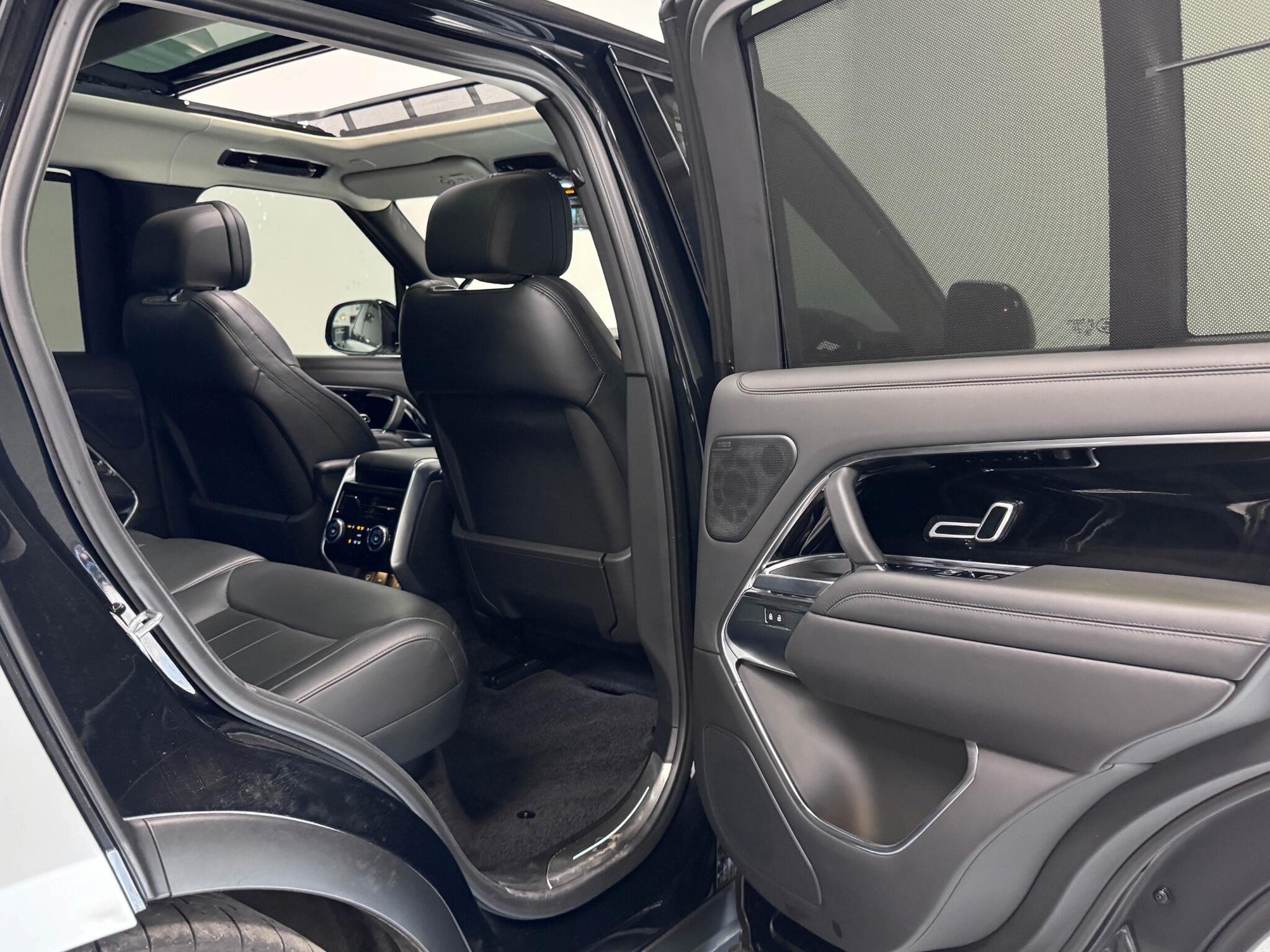 Land Rover Range Rover view 39