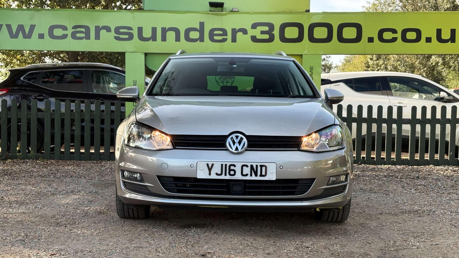 Volkswagen Golf view 6