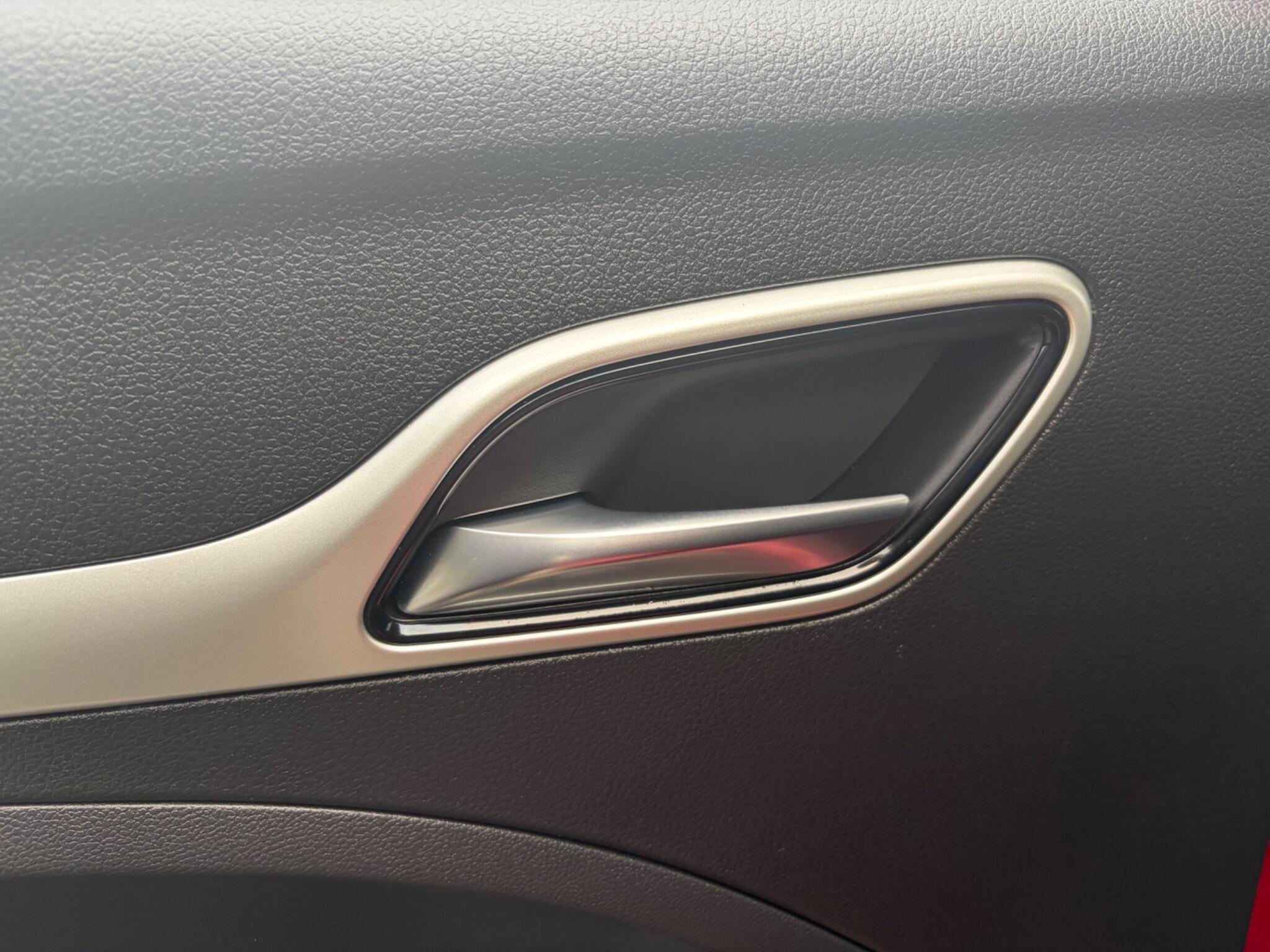 MG ZS view 80