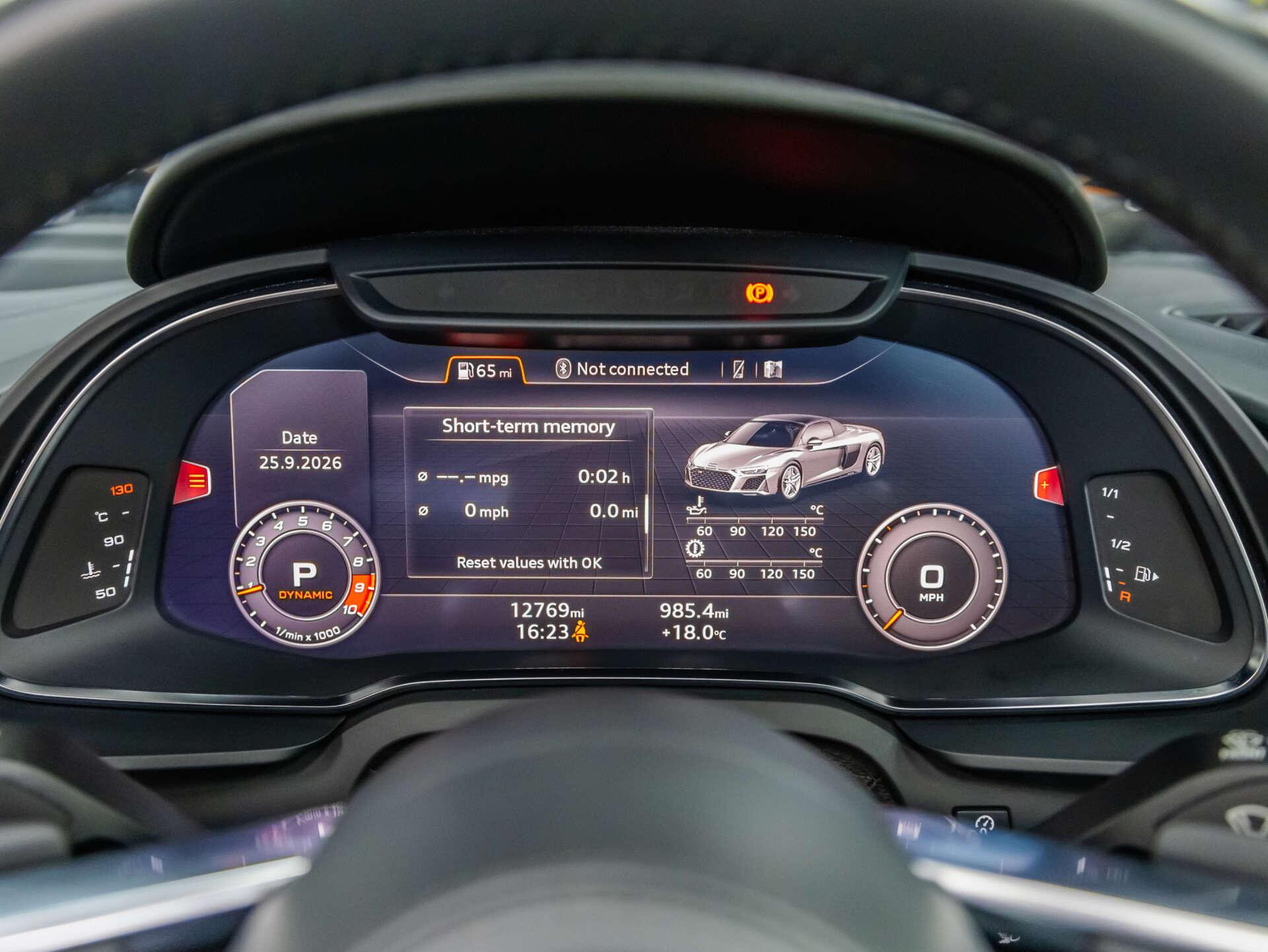 Audi R8 view 48