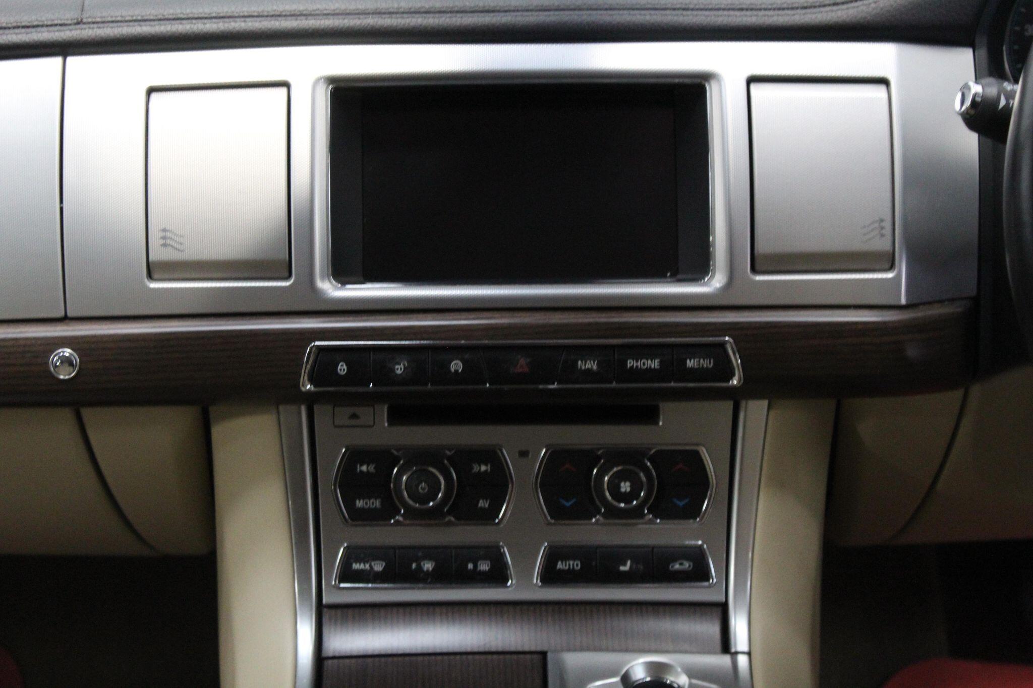 Jaguar XF view 34