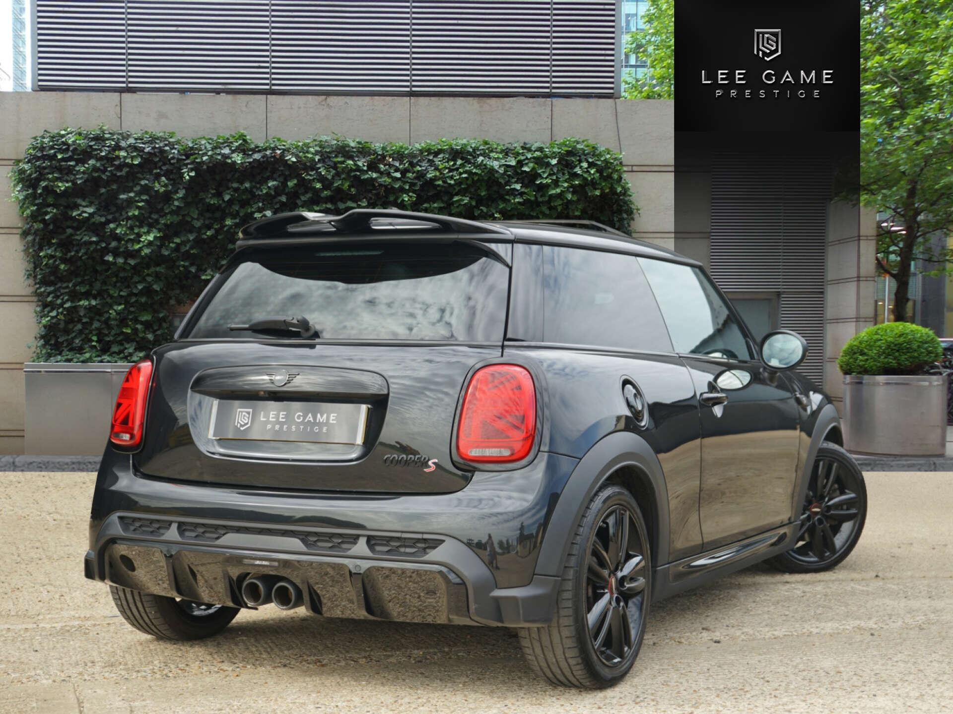 Mini Hatch view 32