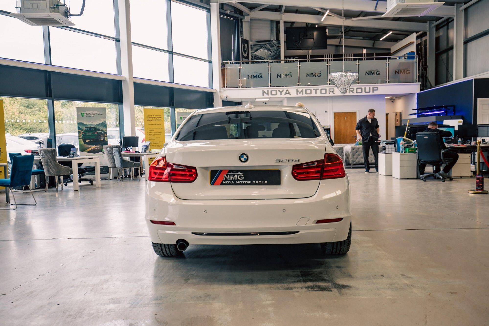 BMW 3 Series view 28