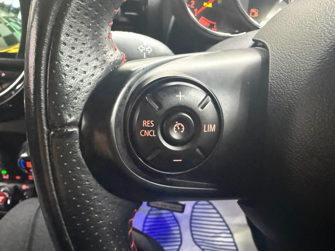 Mini Clubman view 14