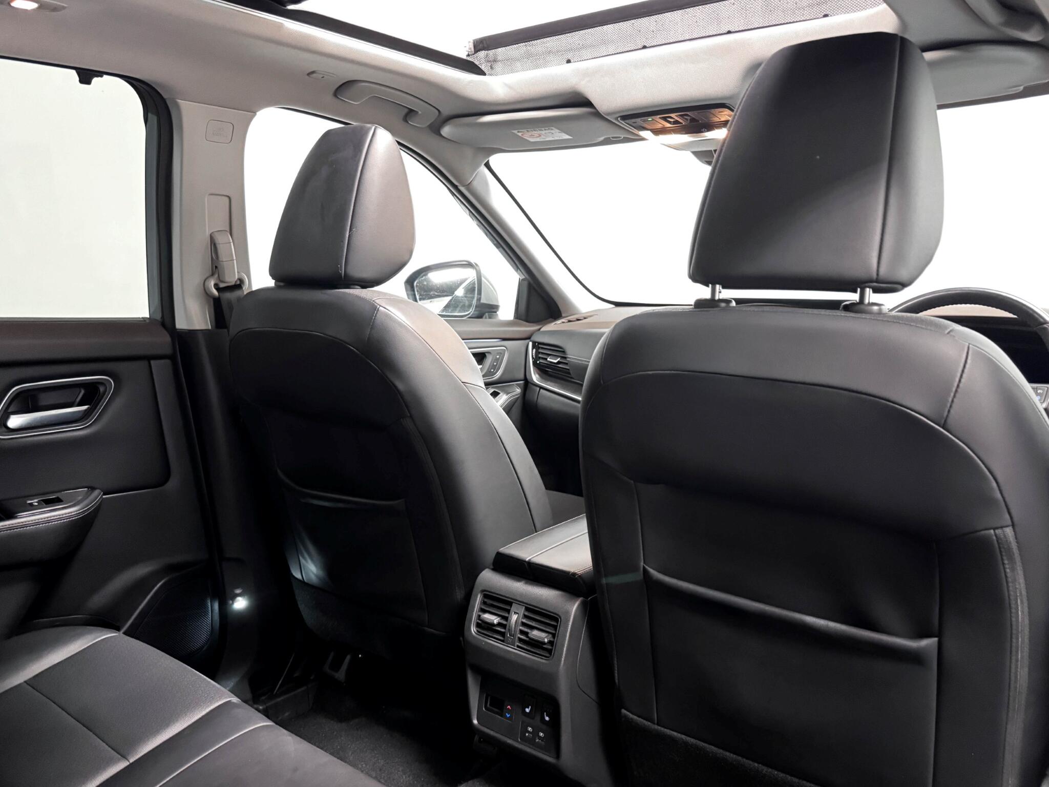 Nissan X-Trail view 11