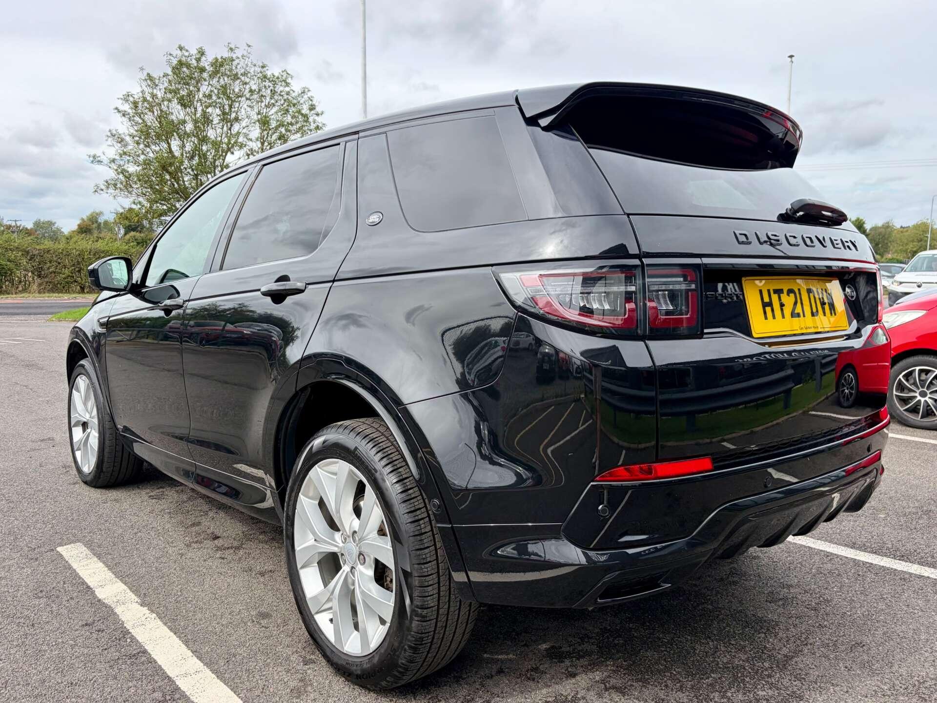 Land Rover Discovery Sport view 6