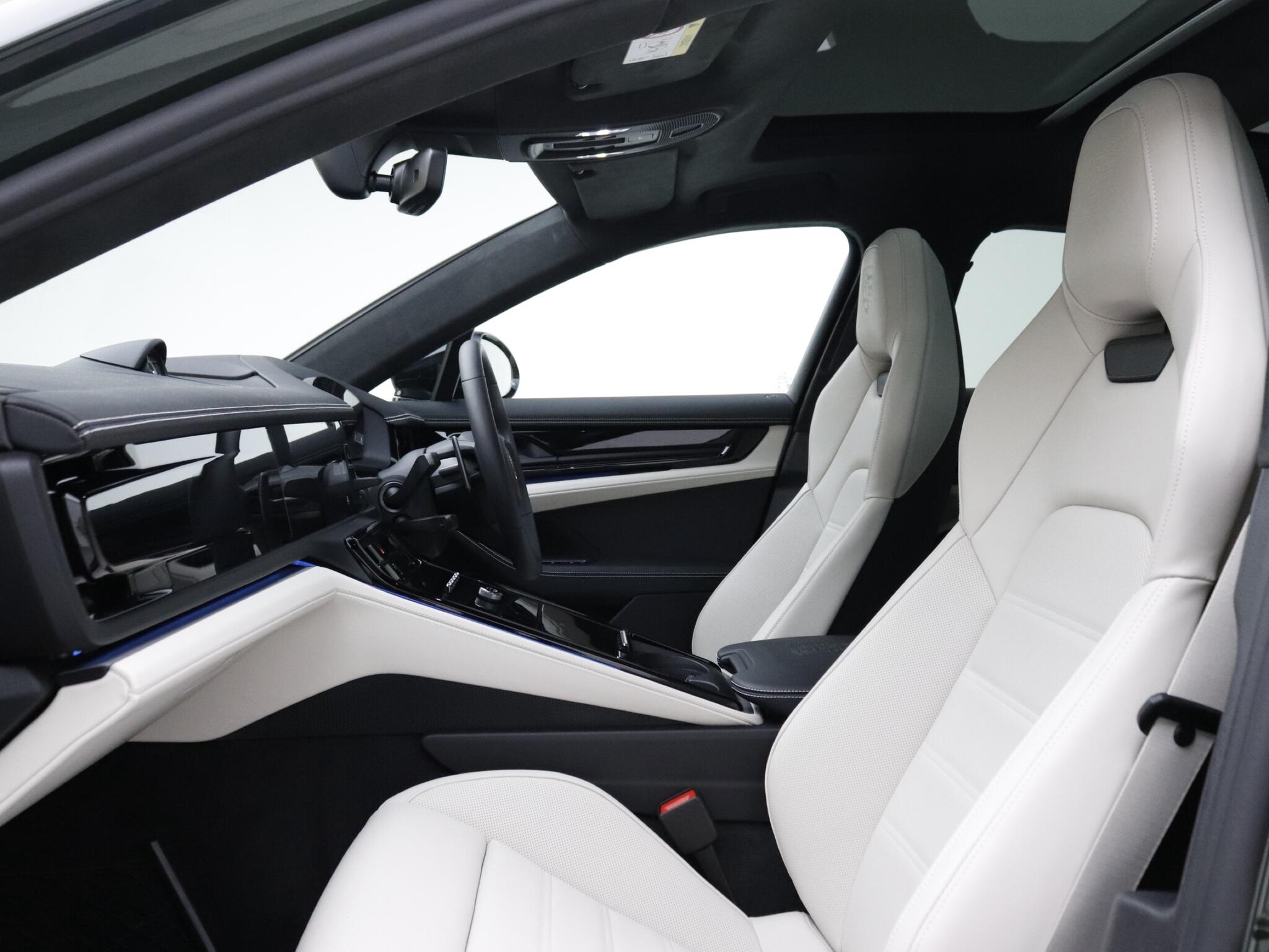 Porsche Panamera view 27
