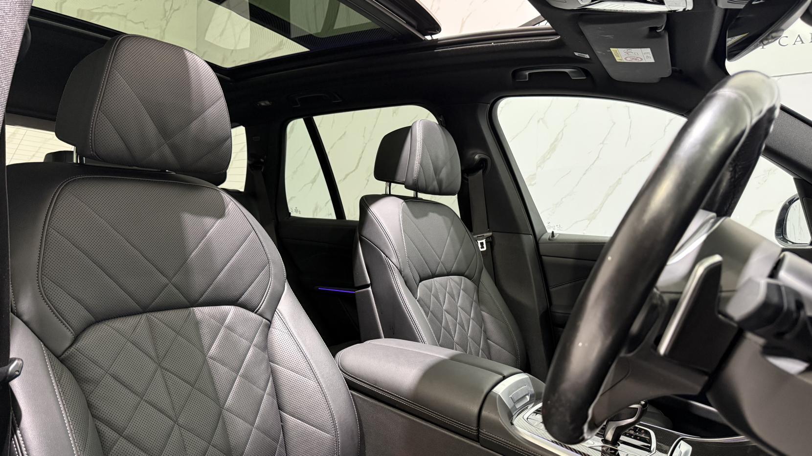 BMW X5 view 21