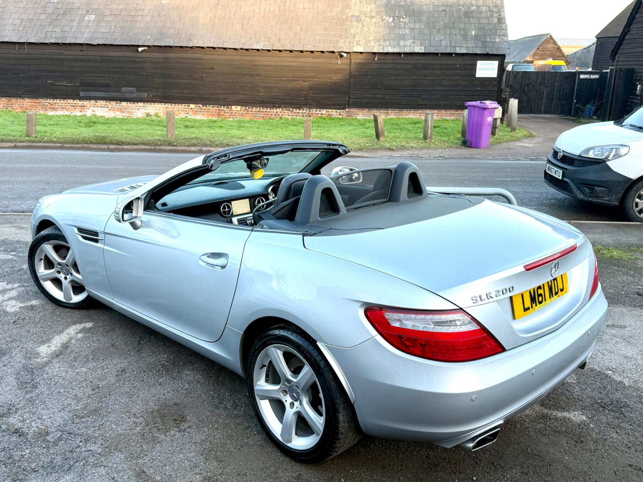 2011 Mercedes-Benz SLK image 6