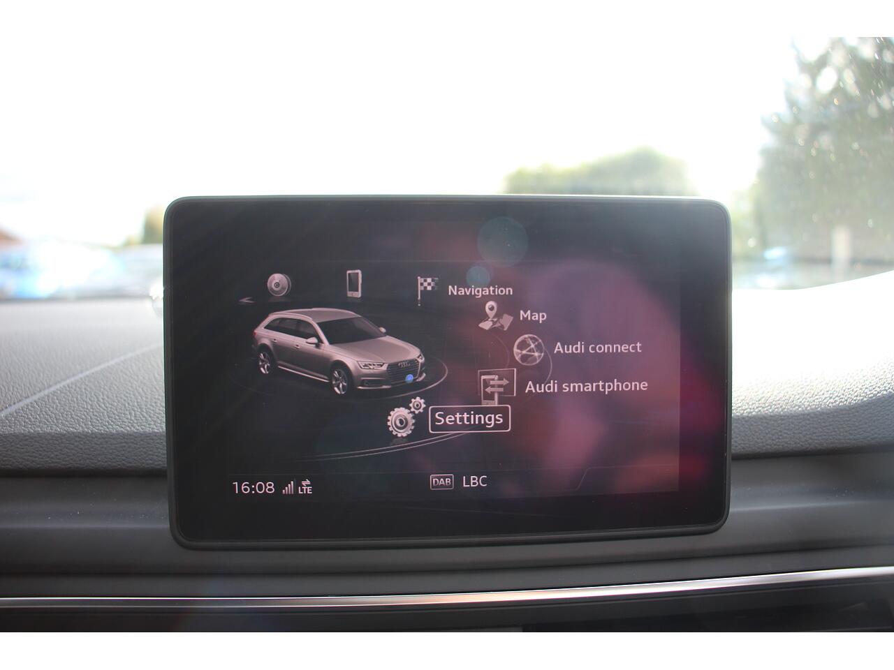 Audi A4 Avant view 22