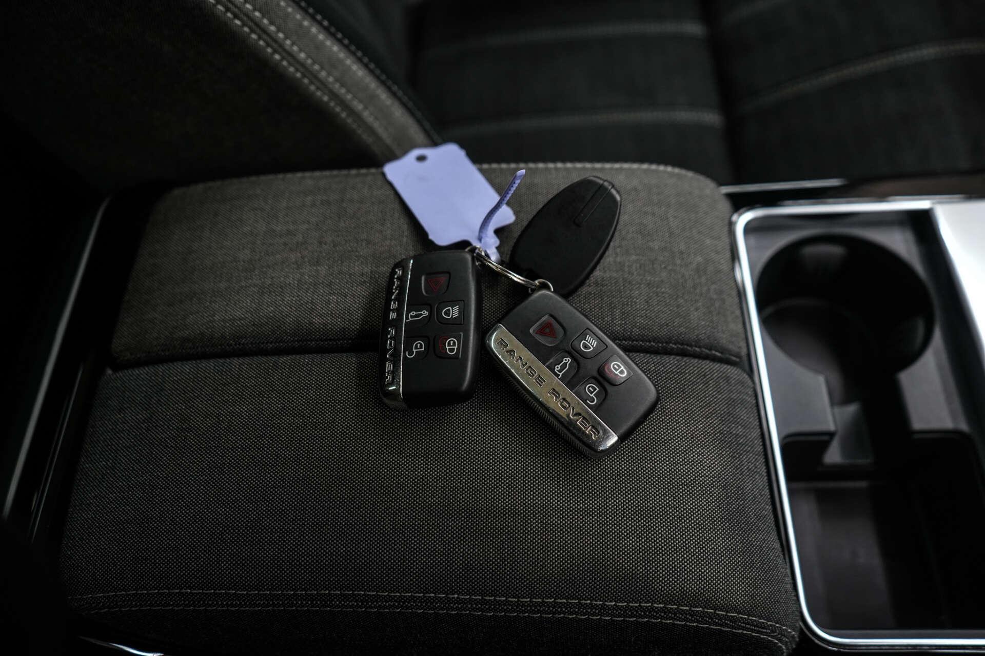 Land Rover Range Rover Velar view 27