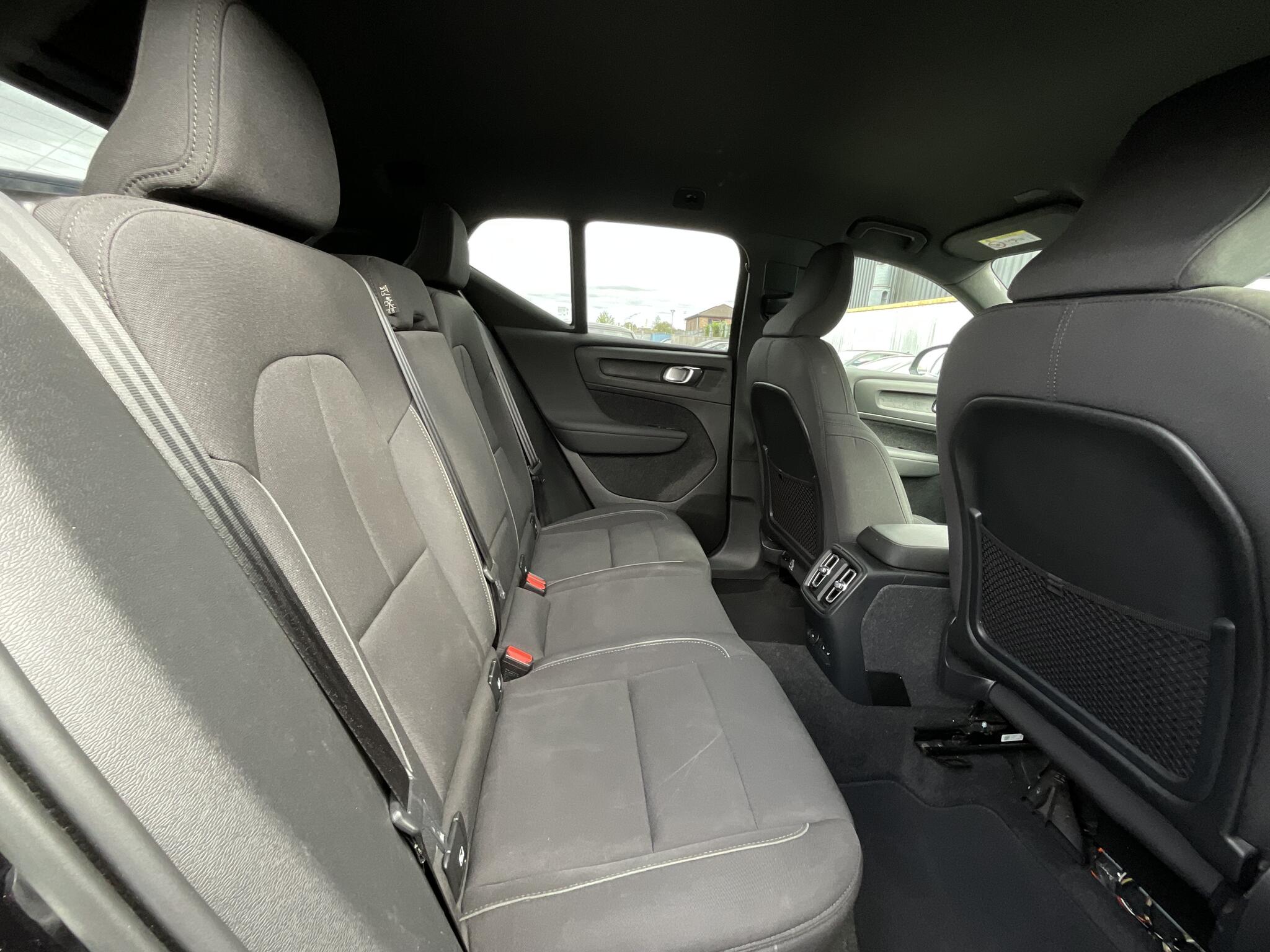 Volvo XC40 view 14