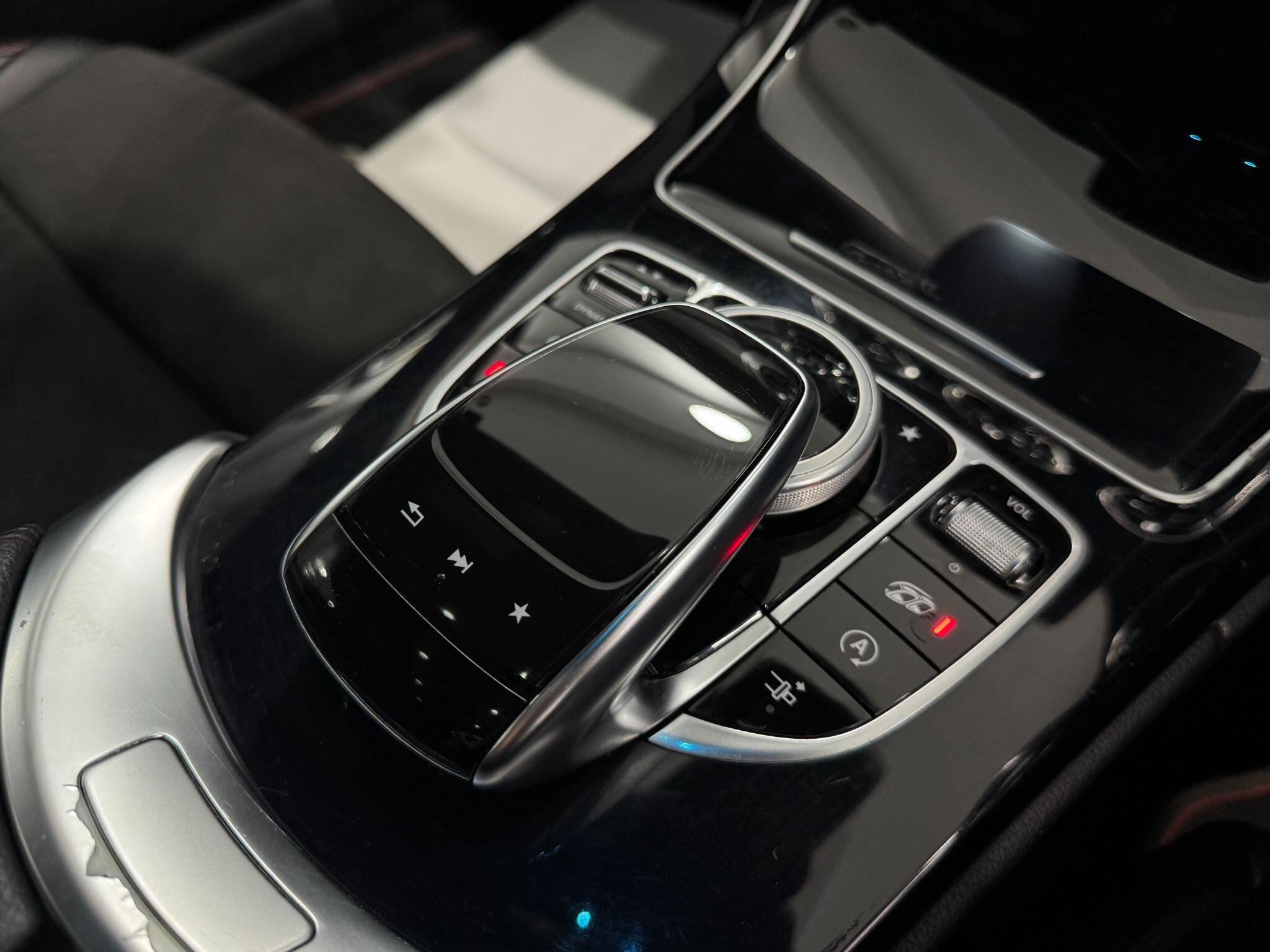 Mercedes-Benz C-Class view 34