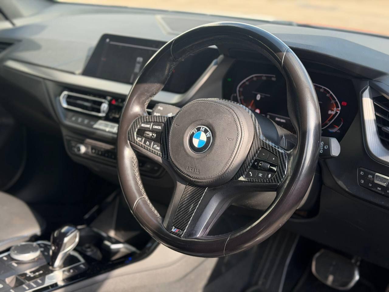 BMW 1 Series view 9