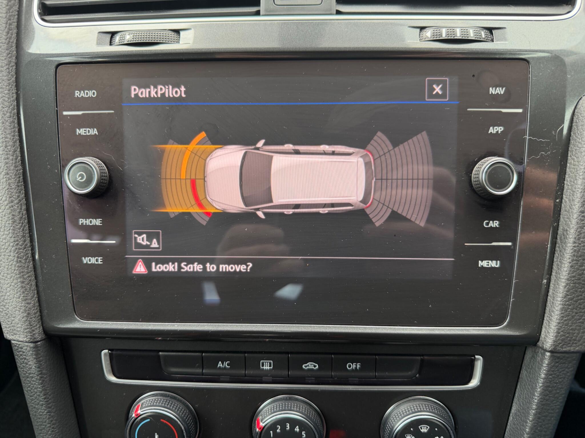 Volkswagen Golf view 5
