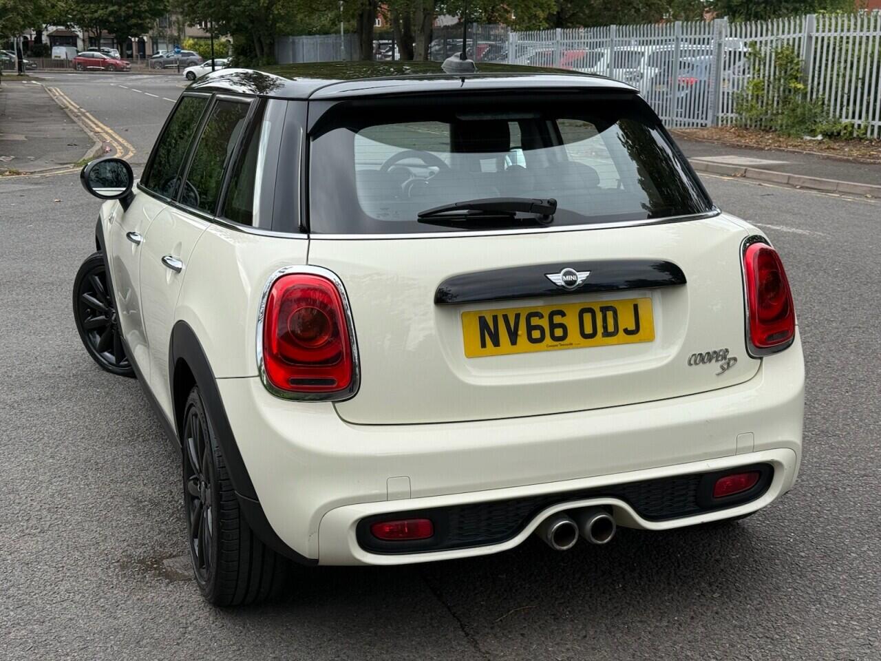 Mini Cooper view 5