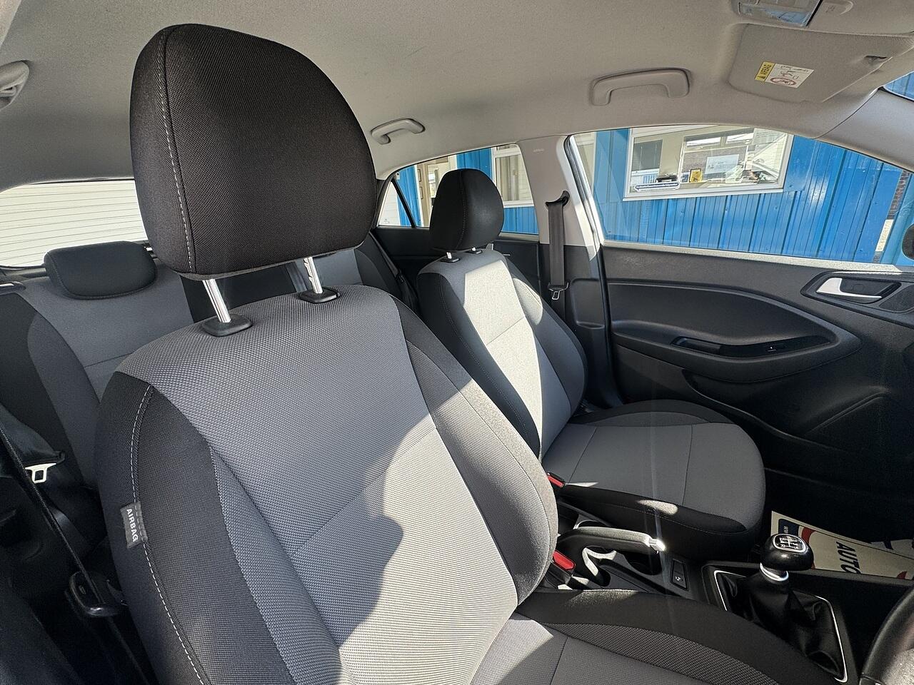 Hyundai I20 view 12