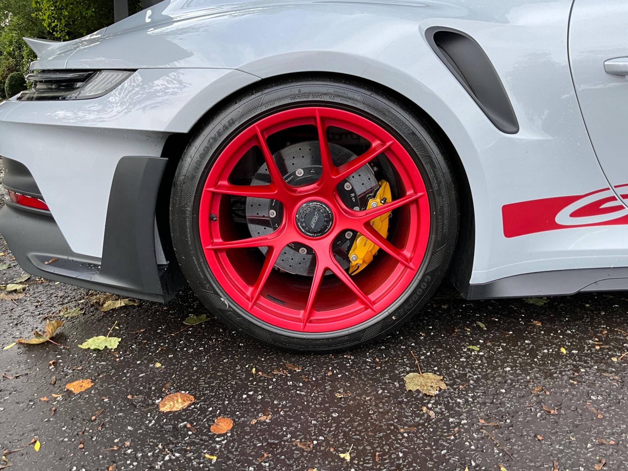 Porsche 911 view 12
