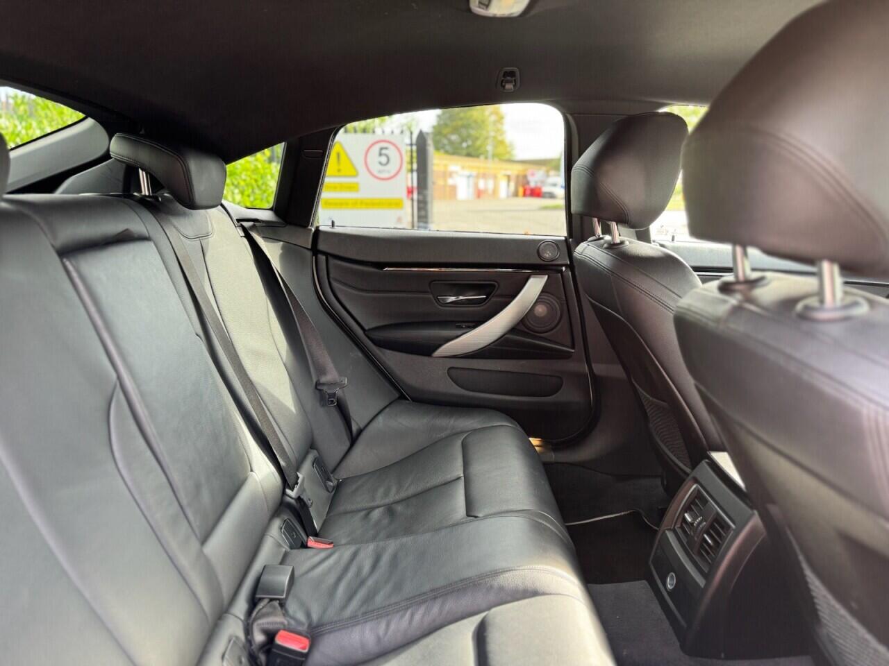 BMW 4 Series view 29