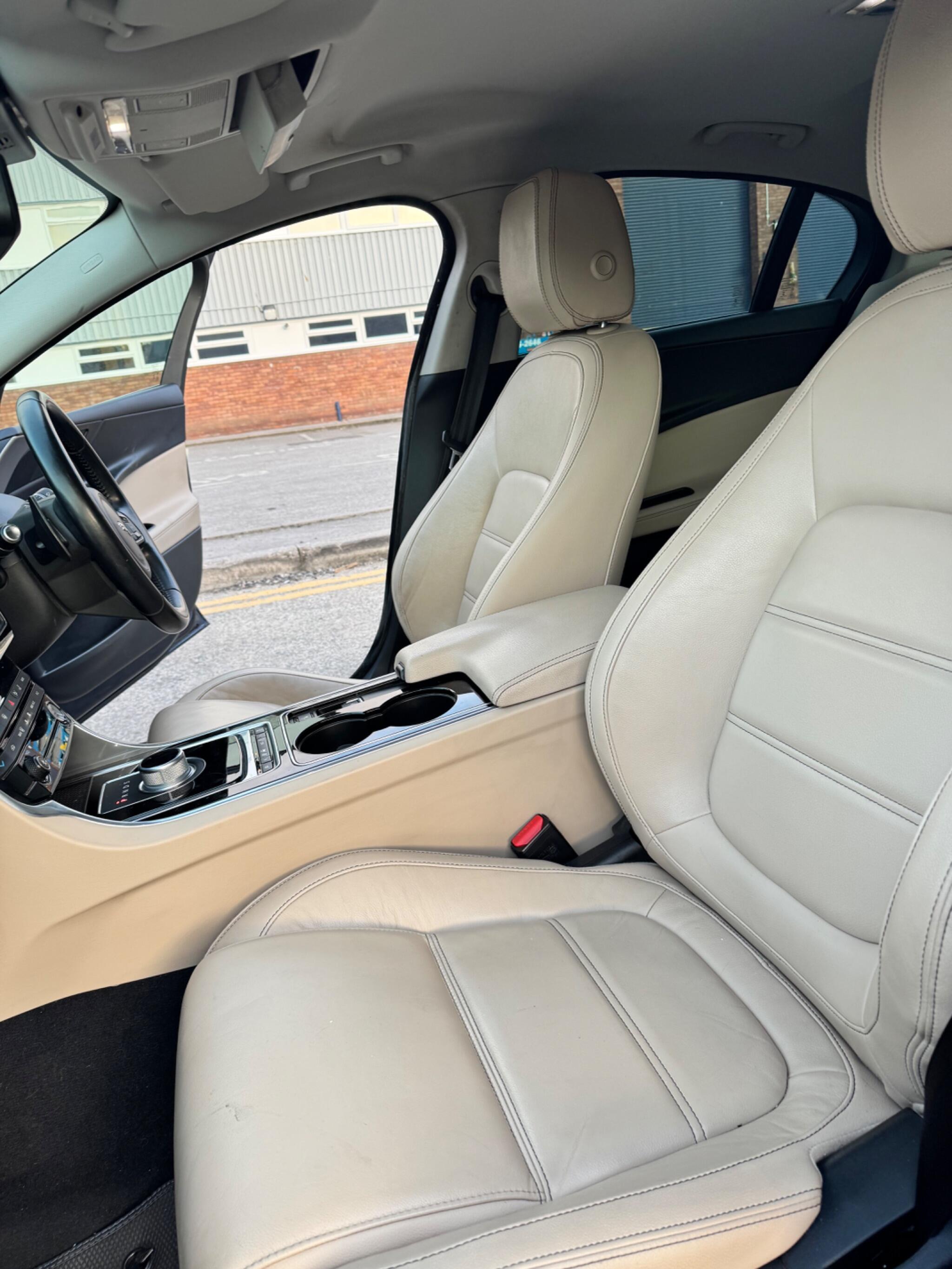 Jaguar Xe view 46