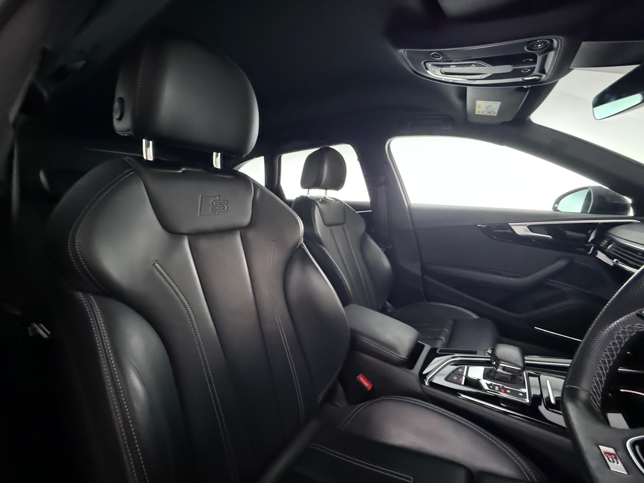 Audi A4 view 31