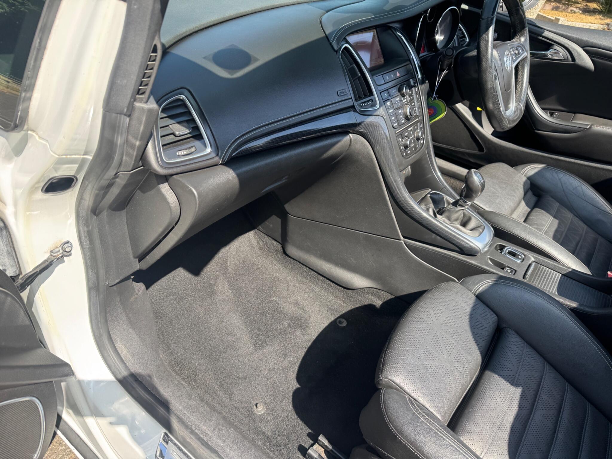 Vauxhall Cascada view 75