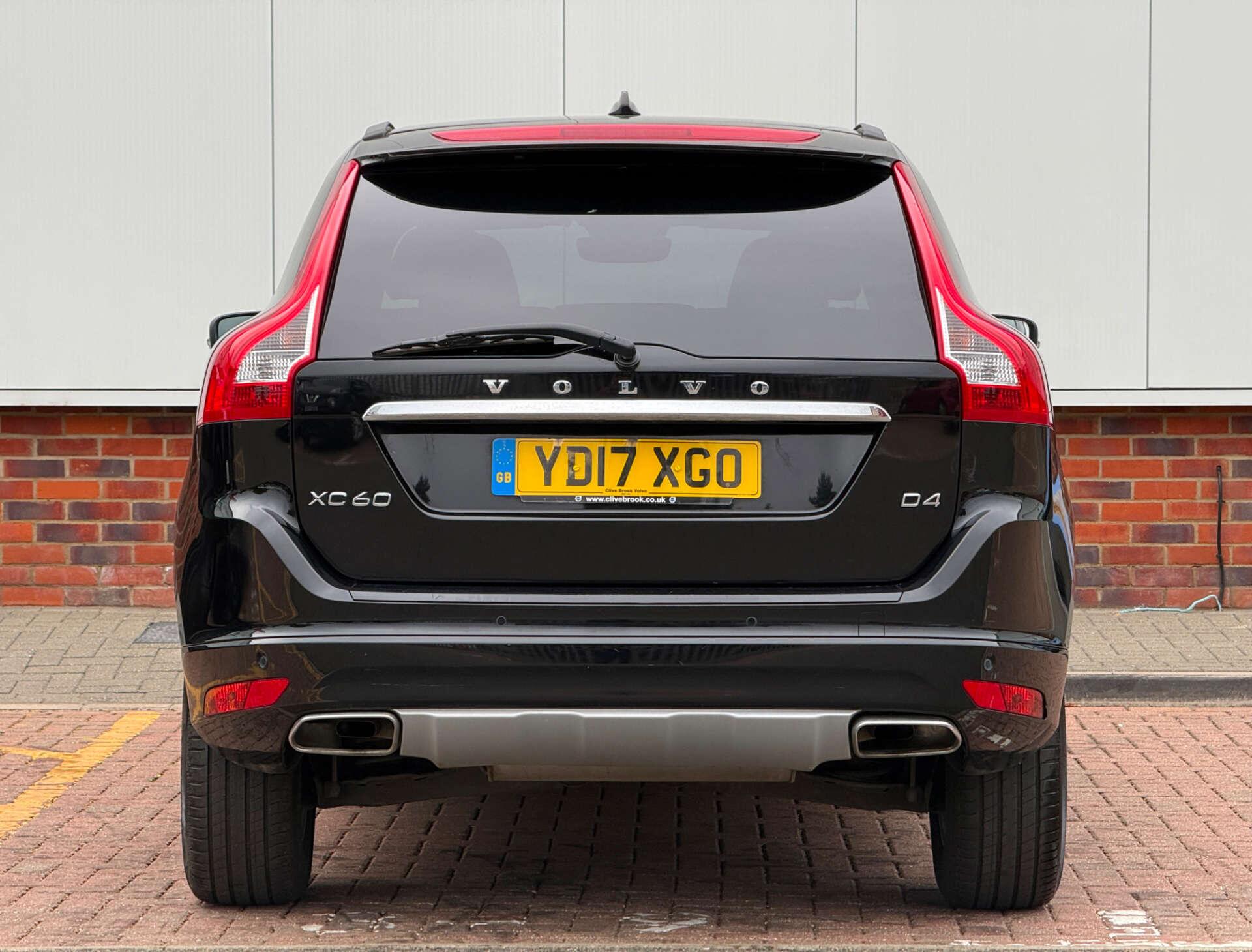 Volvo XC60 view 5