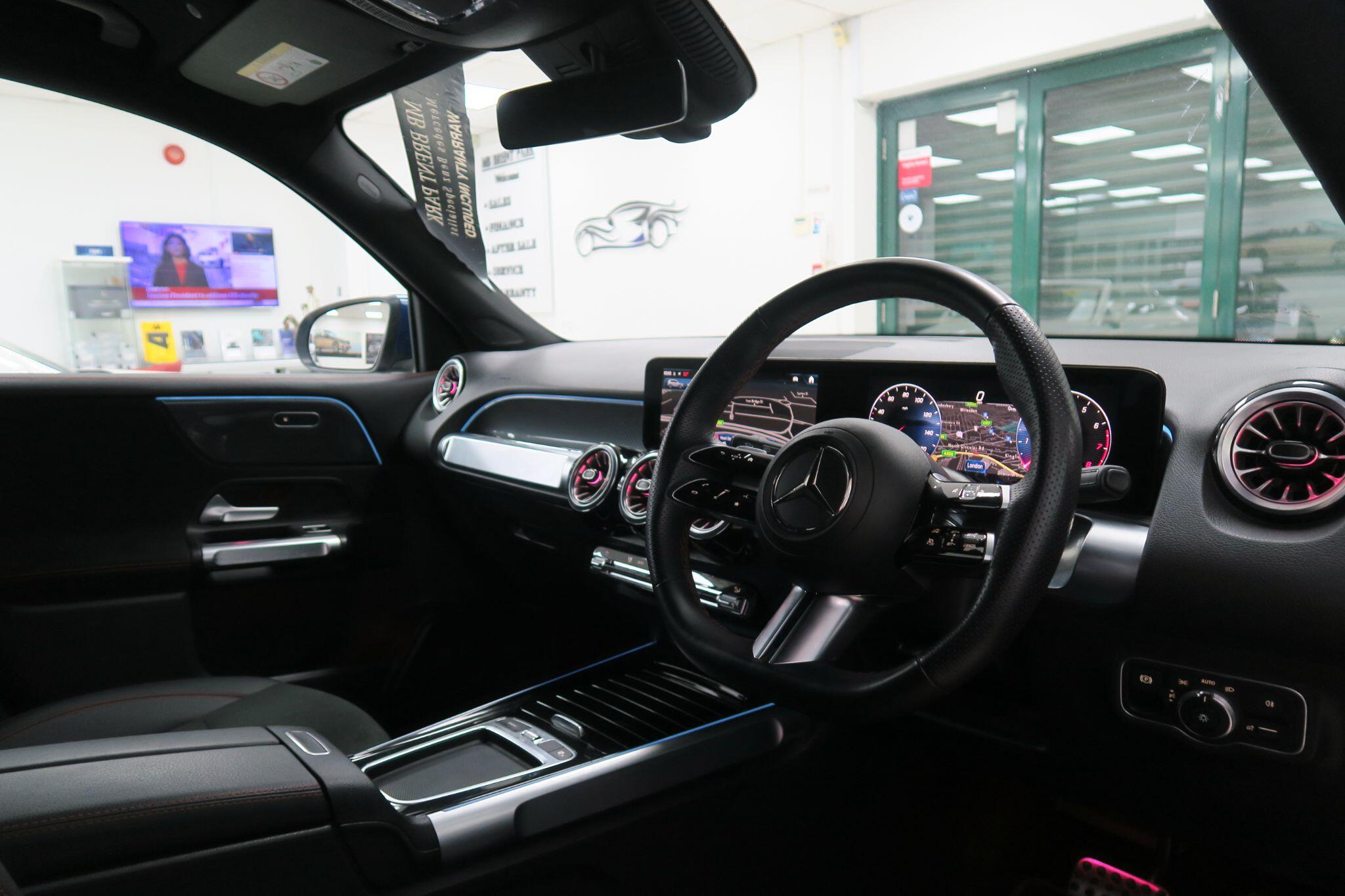 Mercedes-Benz GLB view 10