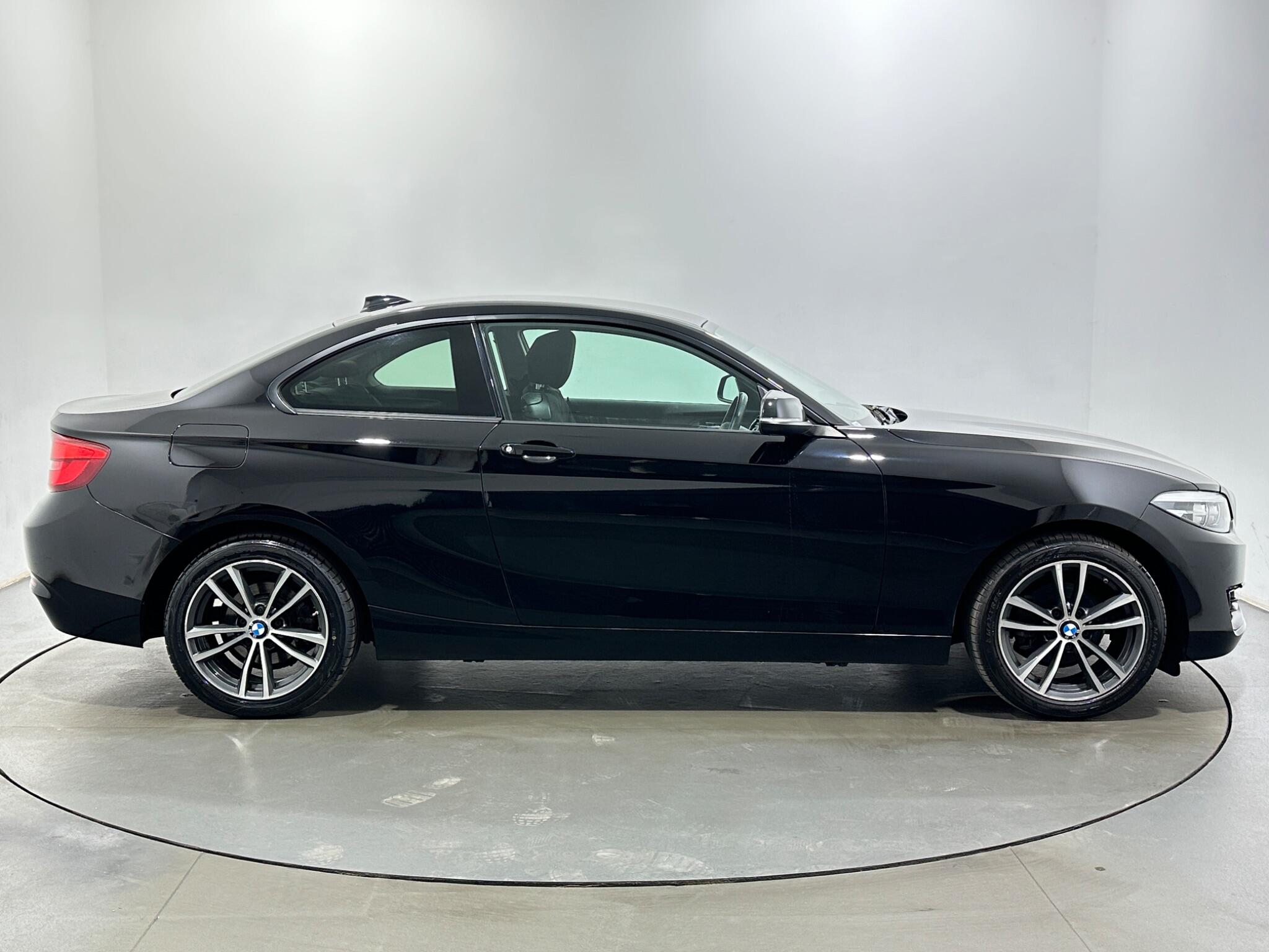 BMW 2 Series view 9