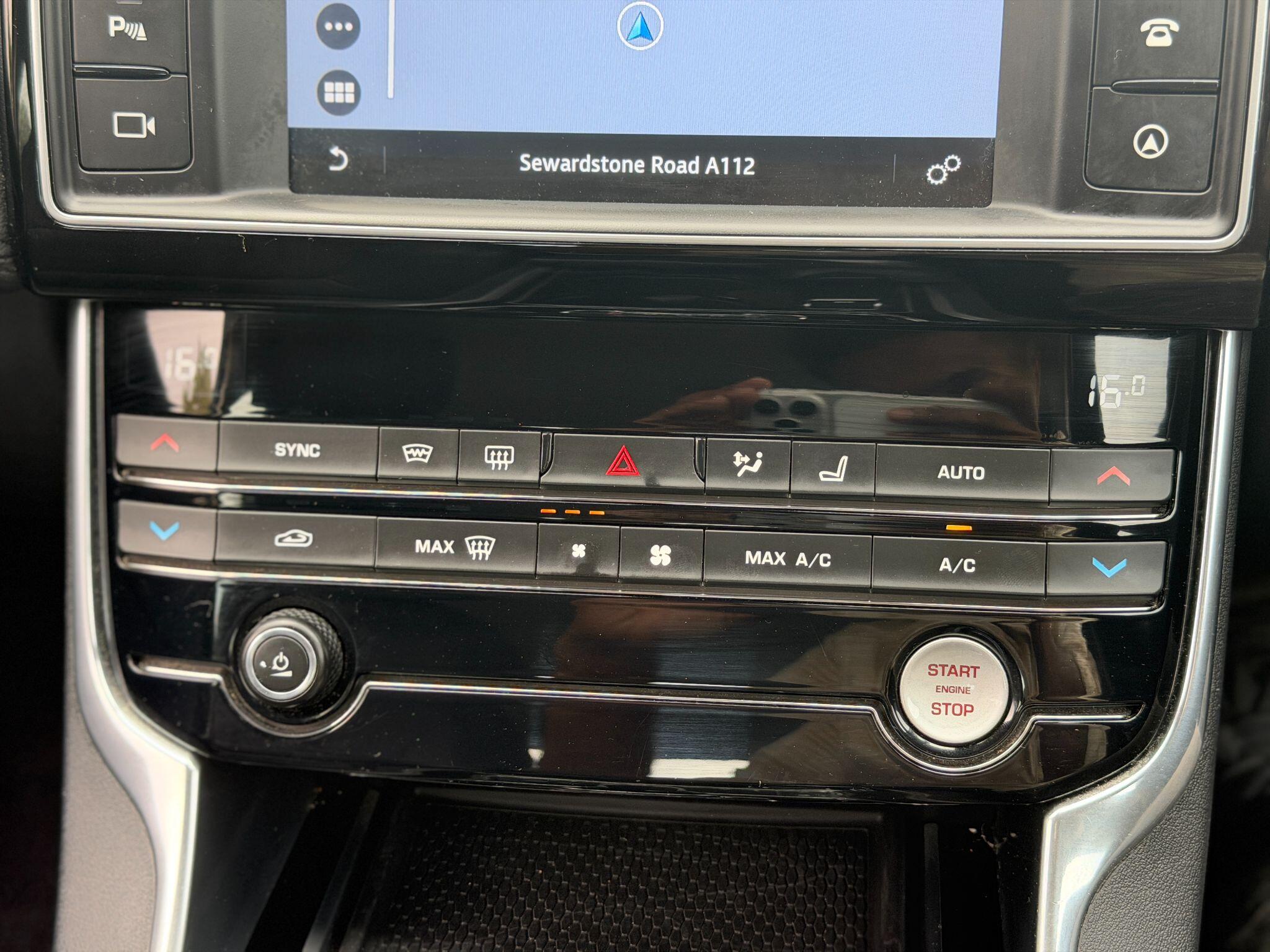 Jaguar Xe view 44