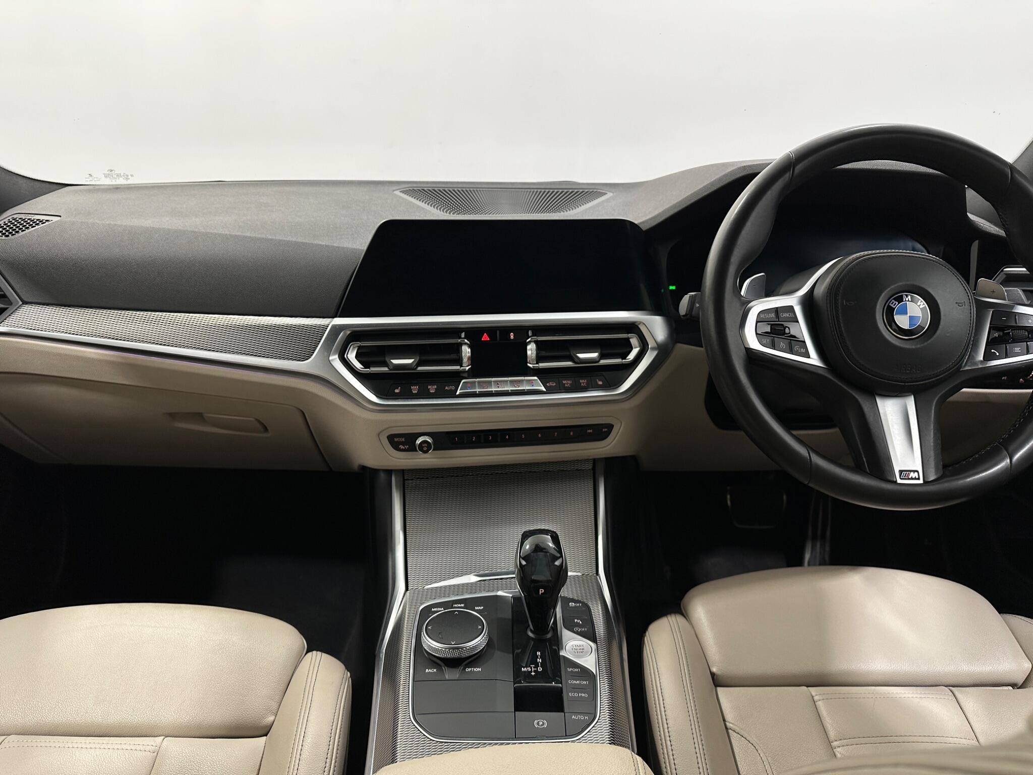 BMW 3 Series view 20