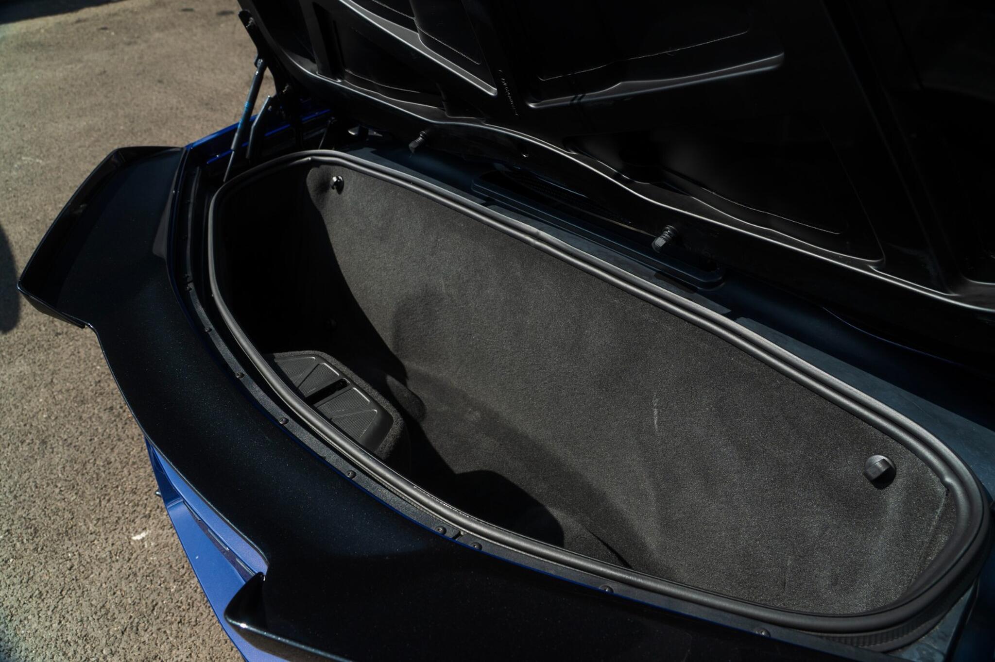 Chevrolet Corvette view 18