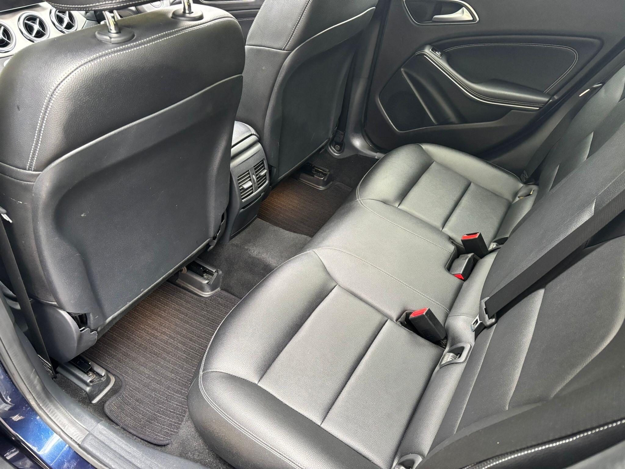 Mercedes-Benz GLA view 17