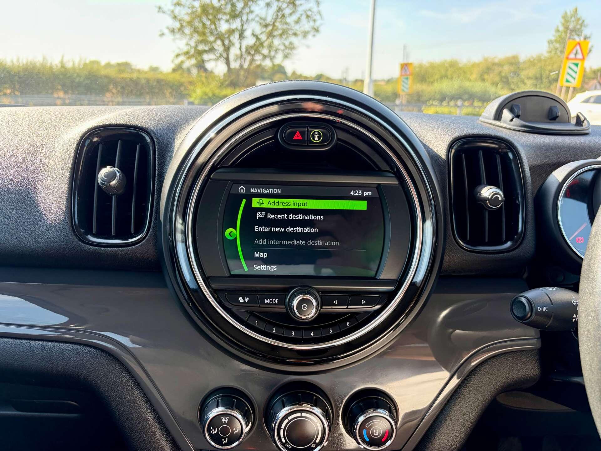 Mini Countryman view 50